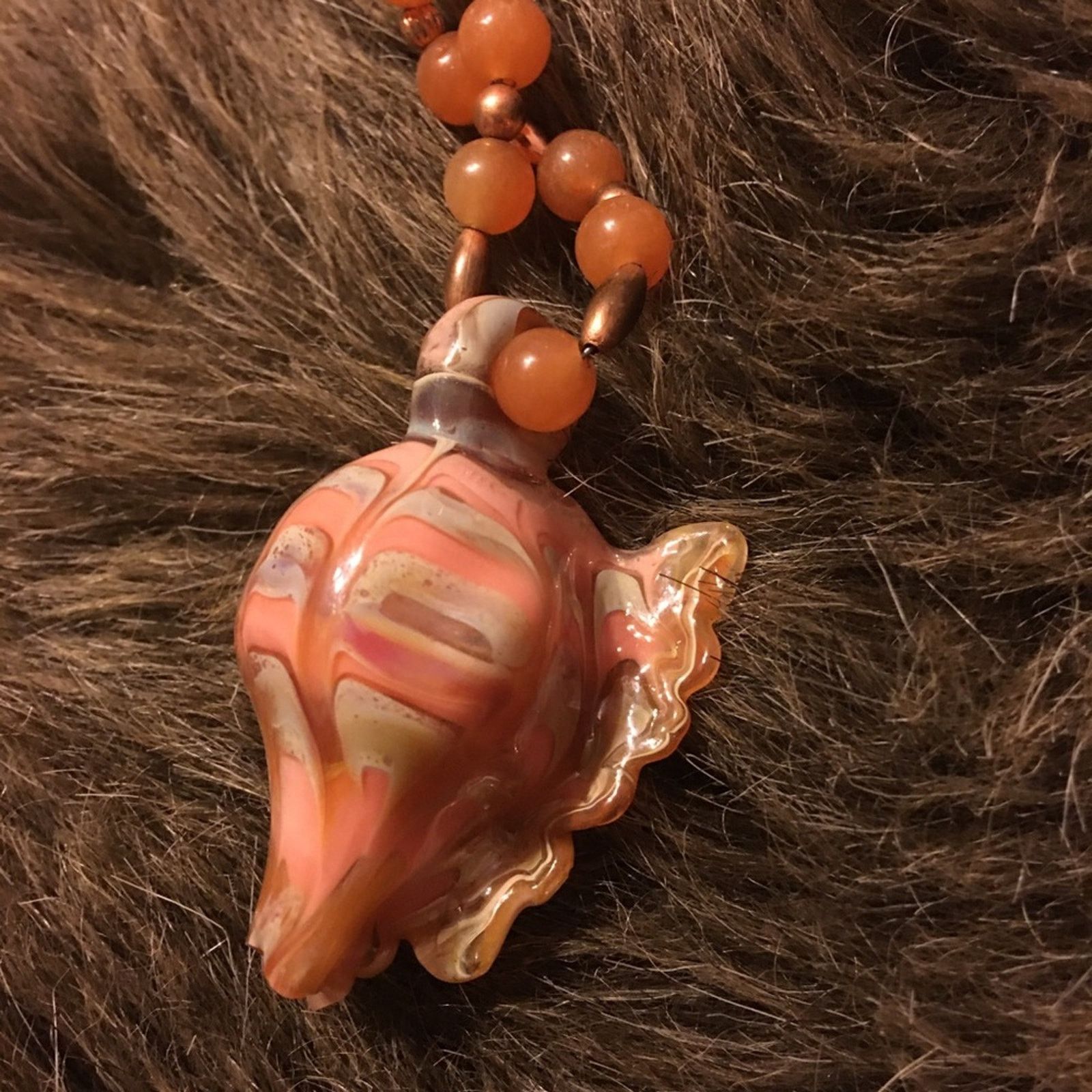 Vintage Vintage glass shell pendant peach jade necklace Size ONE SIZE - 7 Thumbnail