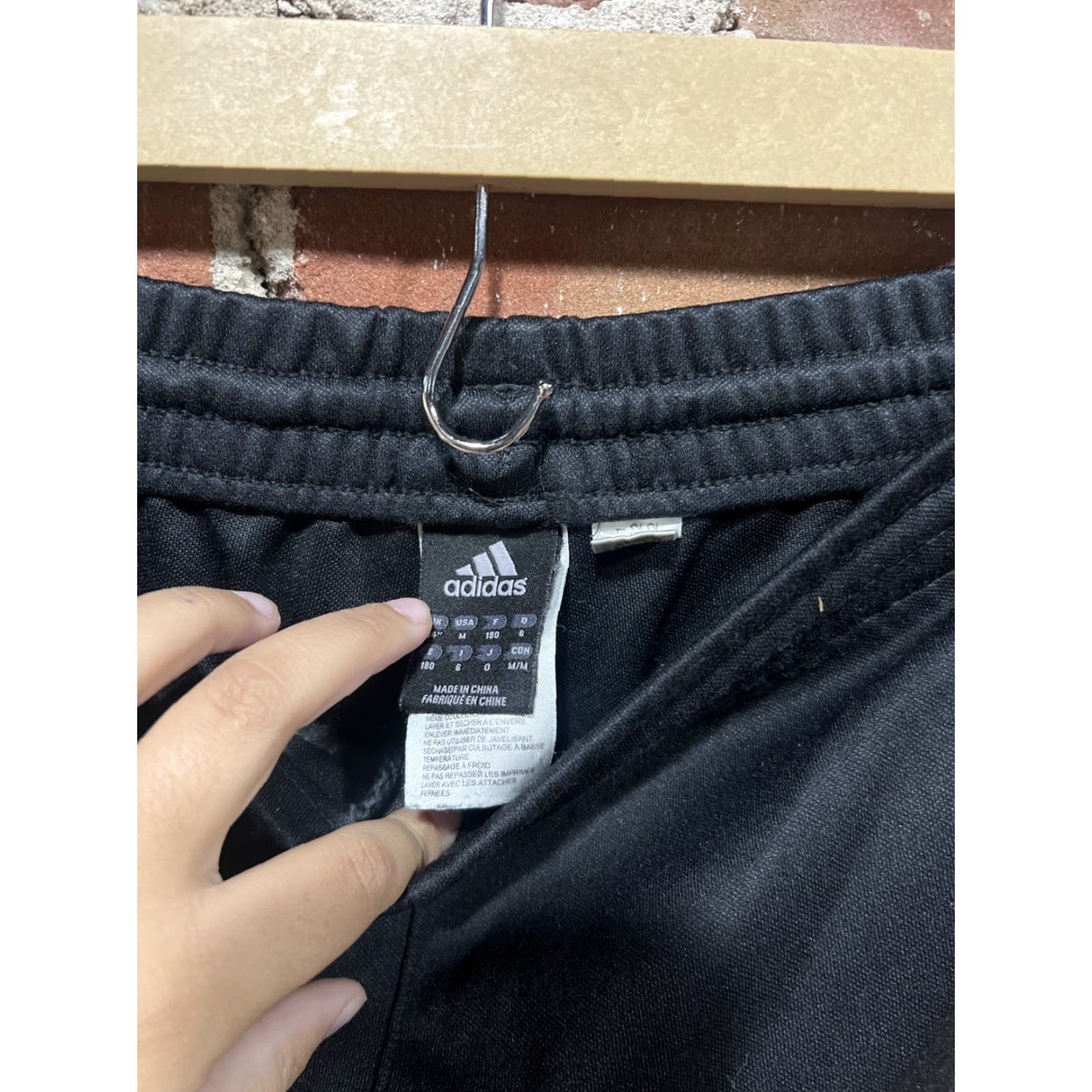 Adidas Adidas Essentials Joggers Slim Tapered Medium Black Men M Jogger Pants Athletic Wear Regular Slimming Athleisure Classic Sports 90s? Size US 31 - 2 Thumbnail