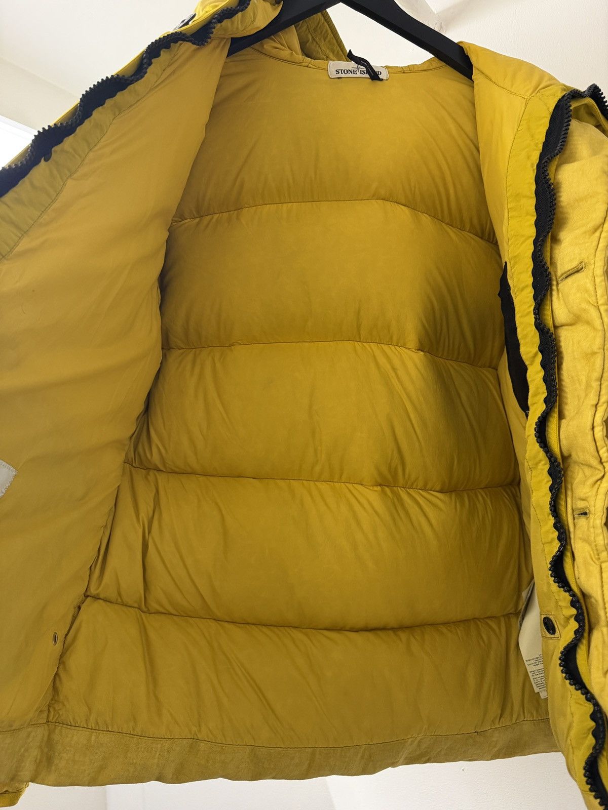 Stone Island Stone Island 2018 Yellow Lino Resinato Down-TC Puffer Jacket Size US M / EU 48-50 / 2 - 9 Thumbnail