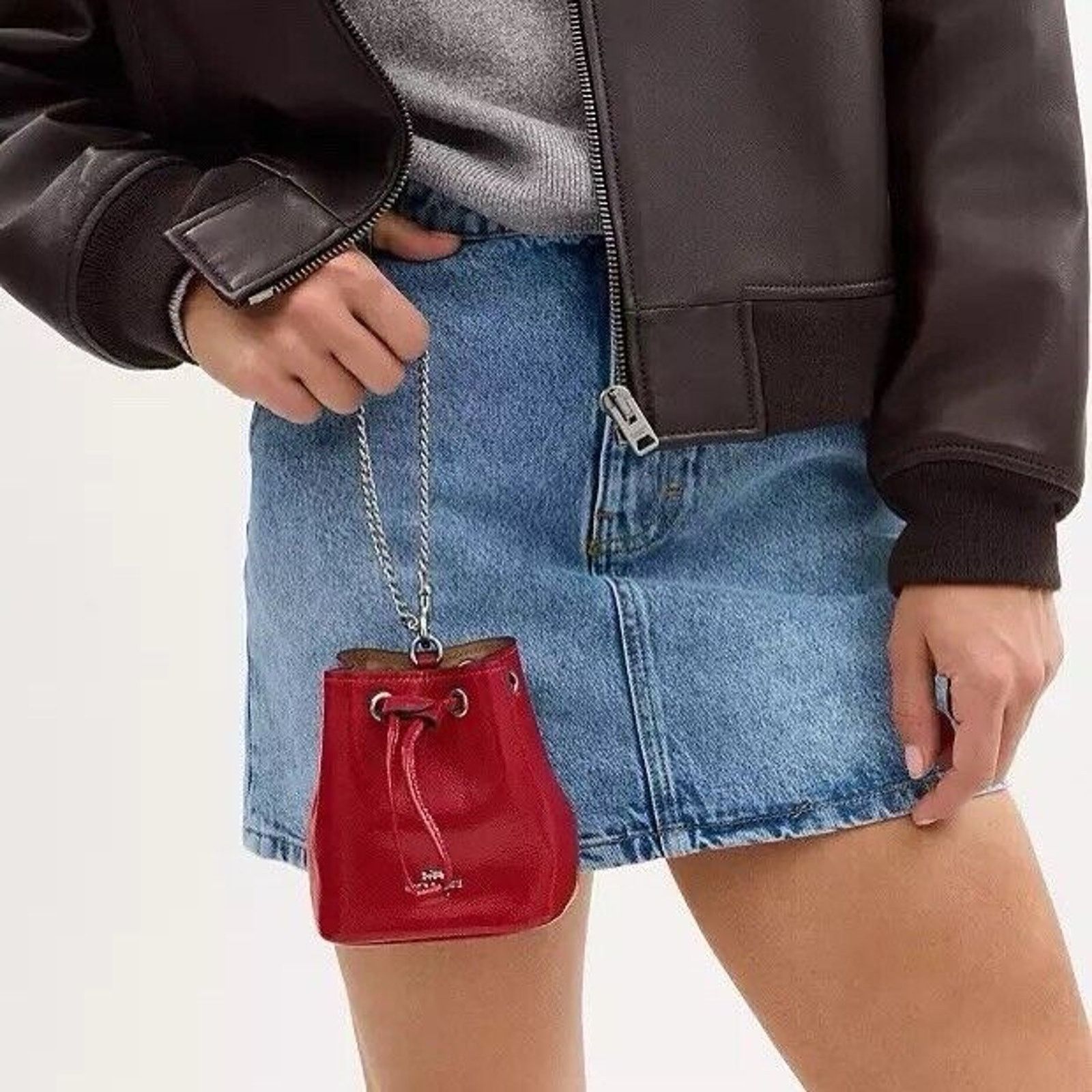 Coach NWT Coach Drawstring Wristlet Pouch Bag Patent Leather CZ028 Size ONE SIZE - 10 Thumbnail