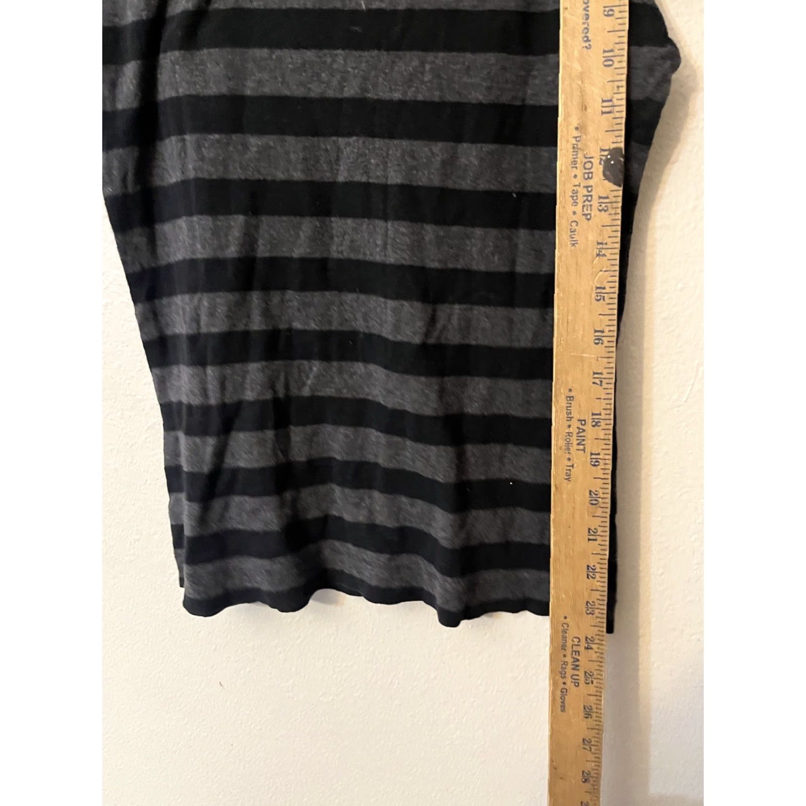 Old Navy Old Navy T-Shirt Women's Medium Black Gray Striped Short Sleeve Crew Neck Tee Size M / US 6-8 / IT 42-44 - 4 Thumbnail