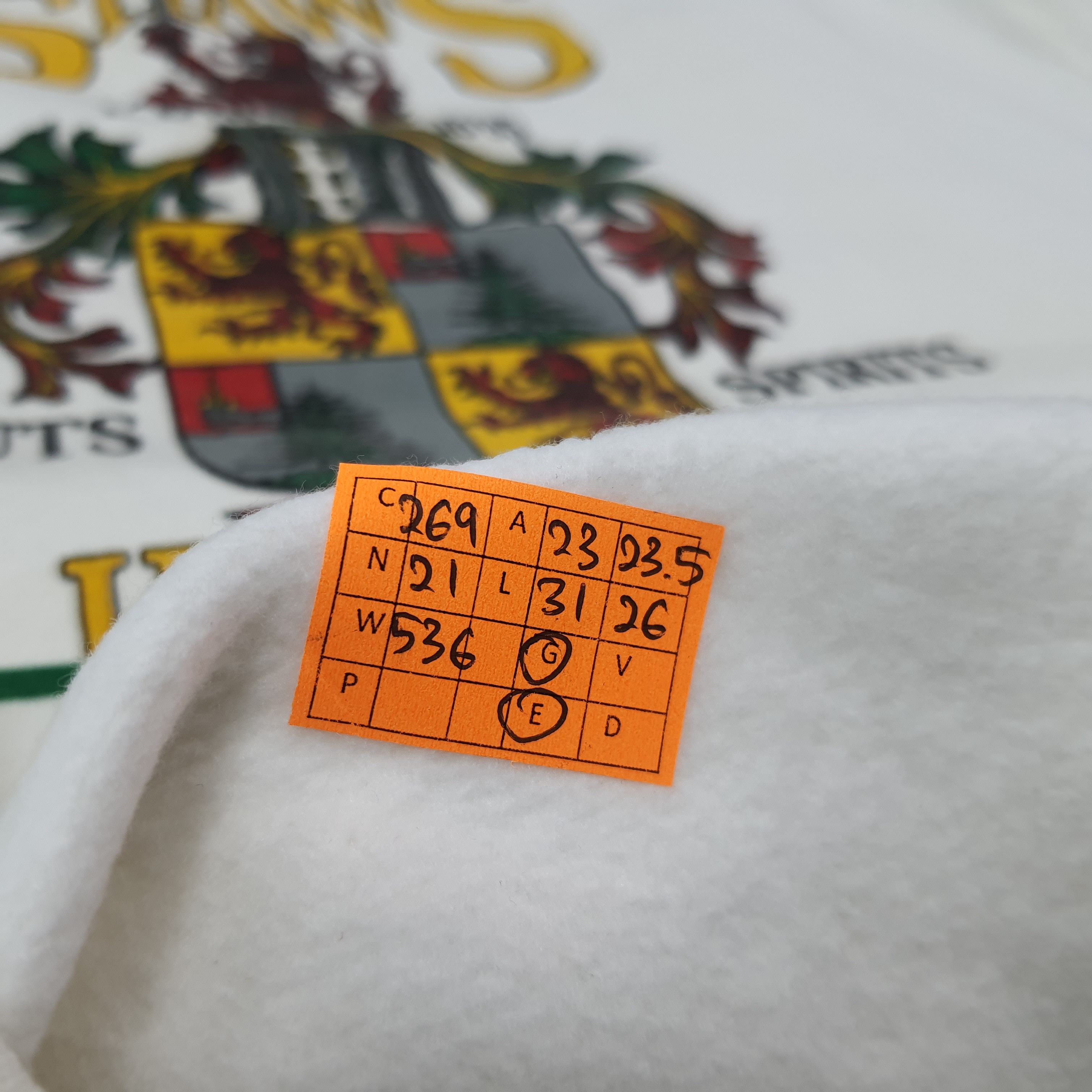 Vintage Vintage Shaw's Hong Kong Pub Sweatshirt C269N21 Size US L / EU 52-54 / 3 - 7 Thumbnail