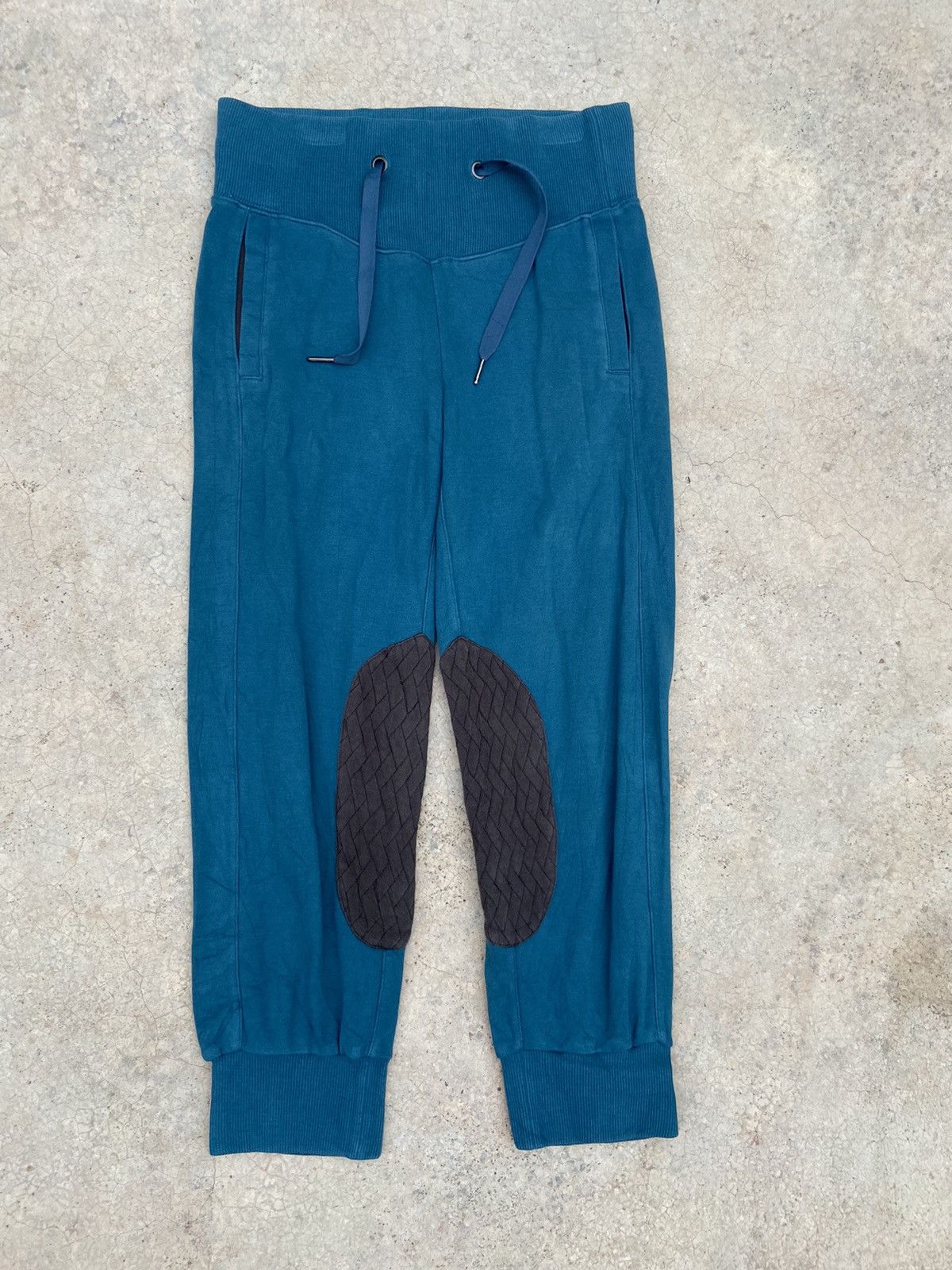 Alexander McQueen × Puma Puma X Alexnder Mc Queen jogger pants 3 quarter Size US 28 / EU 44 - 1 Thumbnail
