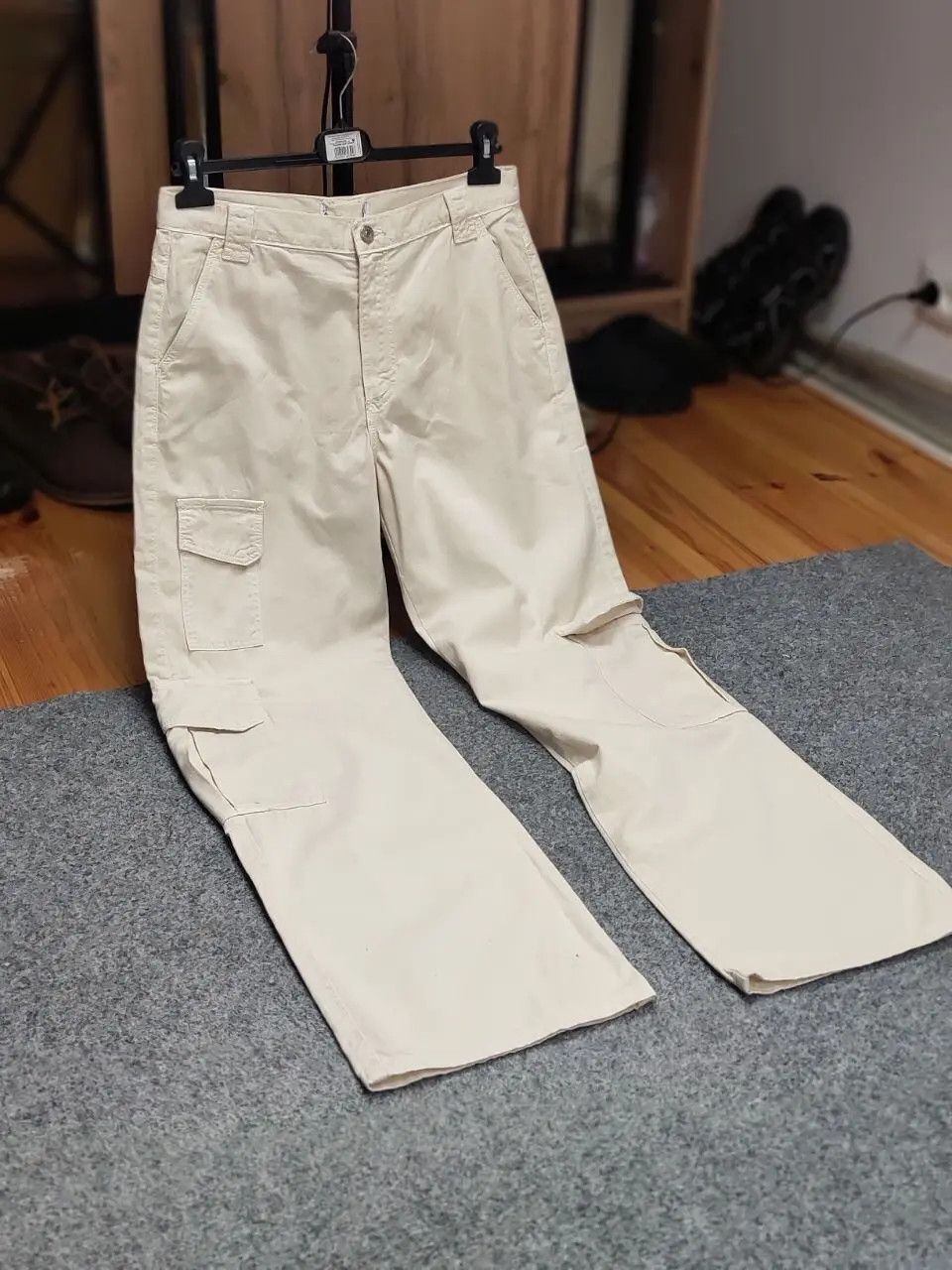 Japanese Brand Vintage 90's Japanese Baggy Beige Multi Pocket Cargo Pants Size US 31 - 9 Thumbnail