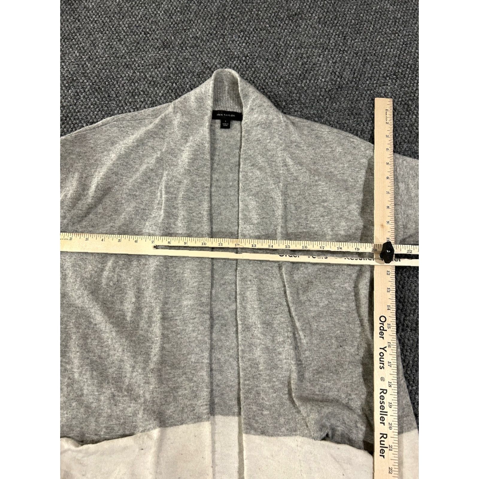 Ann Taylor Ann Taylor Cardigan Sweater Womens S Gray Knit Cable-Knit V-Neck Zip Long Sleeve Regular Purp Winter Spring Fall Designer Womens Size S / US 4 / IT 40 - 3 Thumbnail