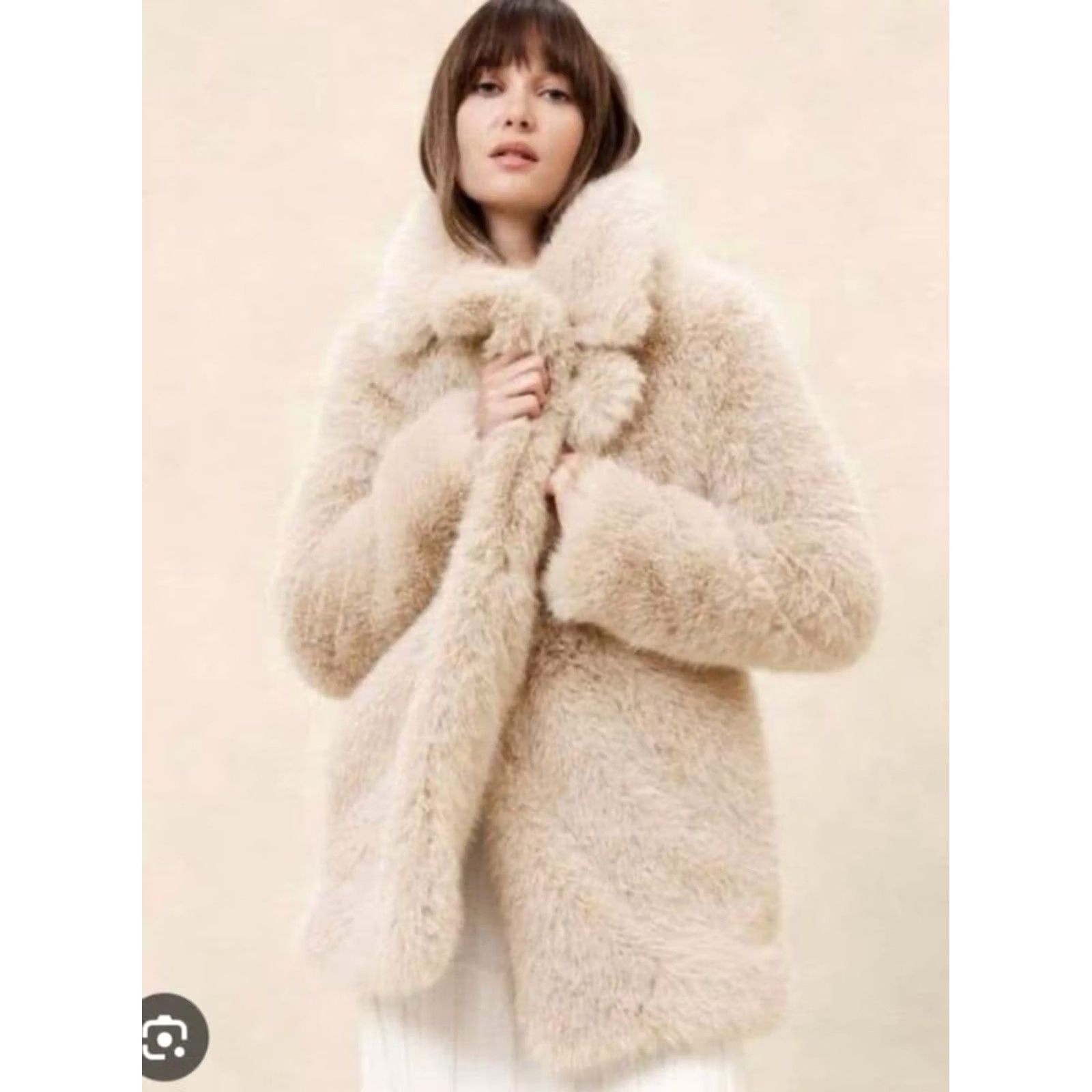 Banana Republic VINTAGE BANANA REPUBLIC Jacket Fur Beige Women's Clothing Size S Jacket Regular Long Sleeve Winter Size S / US 4 / IT 40 - 2 Thumbnail