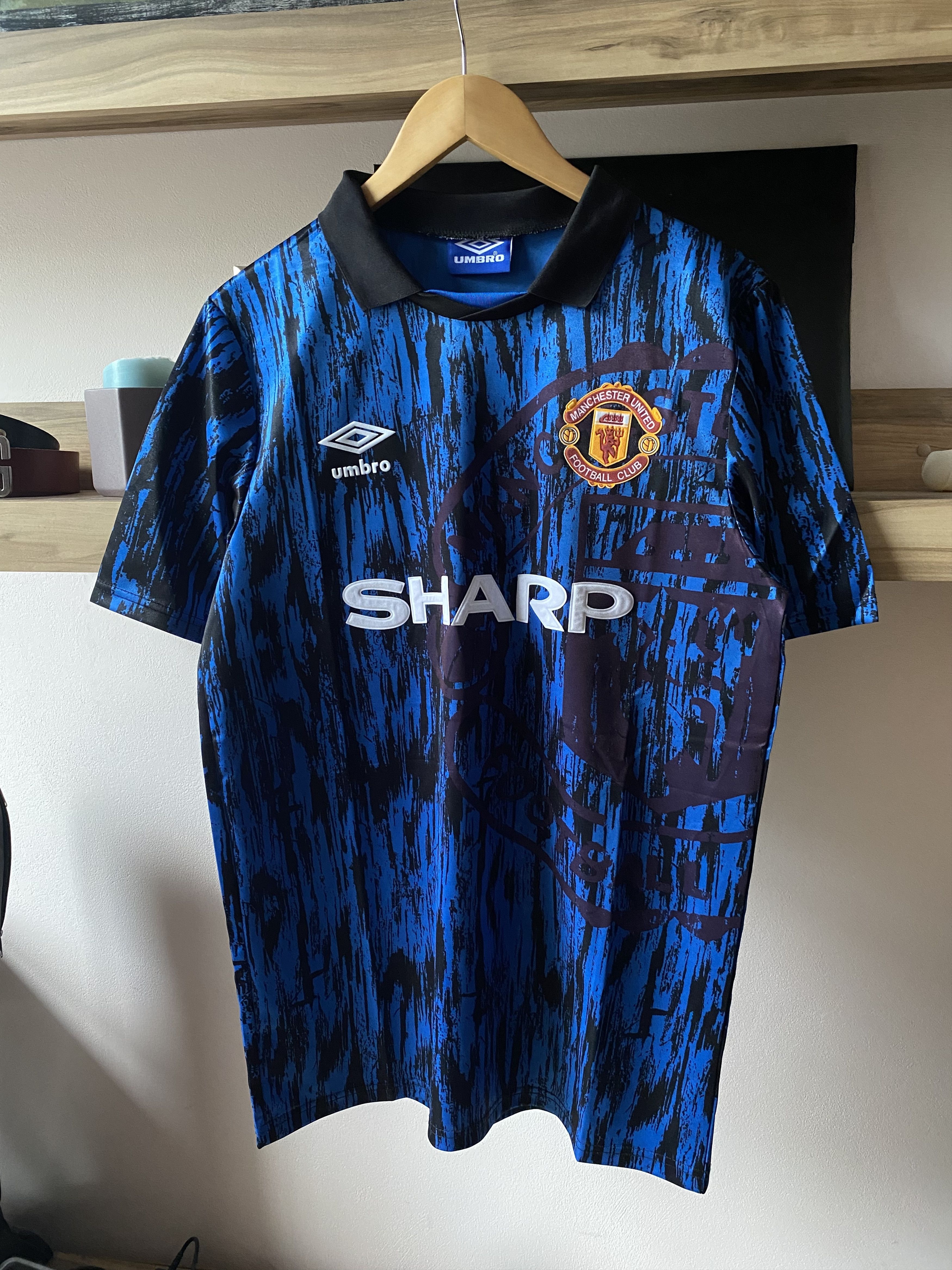 Umbro Manchester United 1993-94 Jersey Reissue Umbro Cantona 7 Size US L / EU 52-54 / 3 - 1 Thumbnail