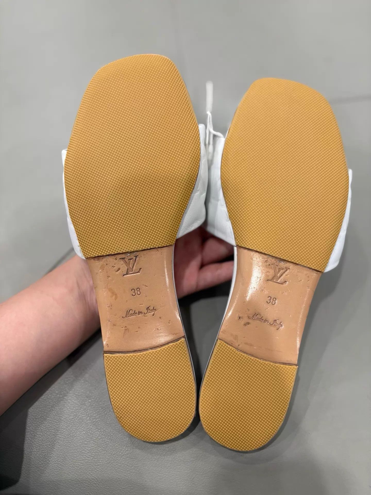 Louis Vuitton LV White Embossed Monogram Slippers 99 New 38 Size US 7.5 / IT 37.5 - 3 Thumbnail