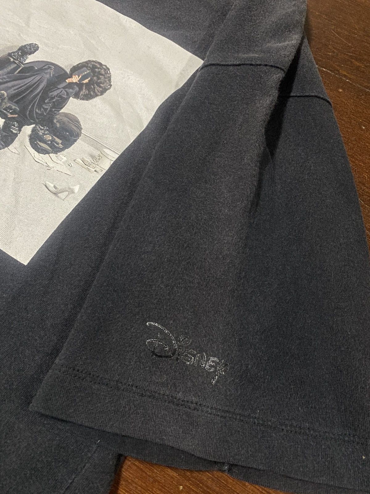 Disney Mickey Mouse Yuni Yoshida Disney Art Uniqlo tee sun faded Size US S / EU 44-46 / 1 - 5 Thumbnail