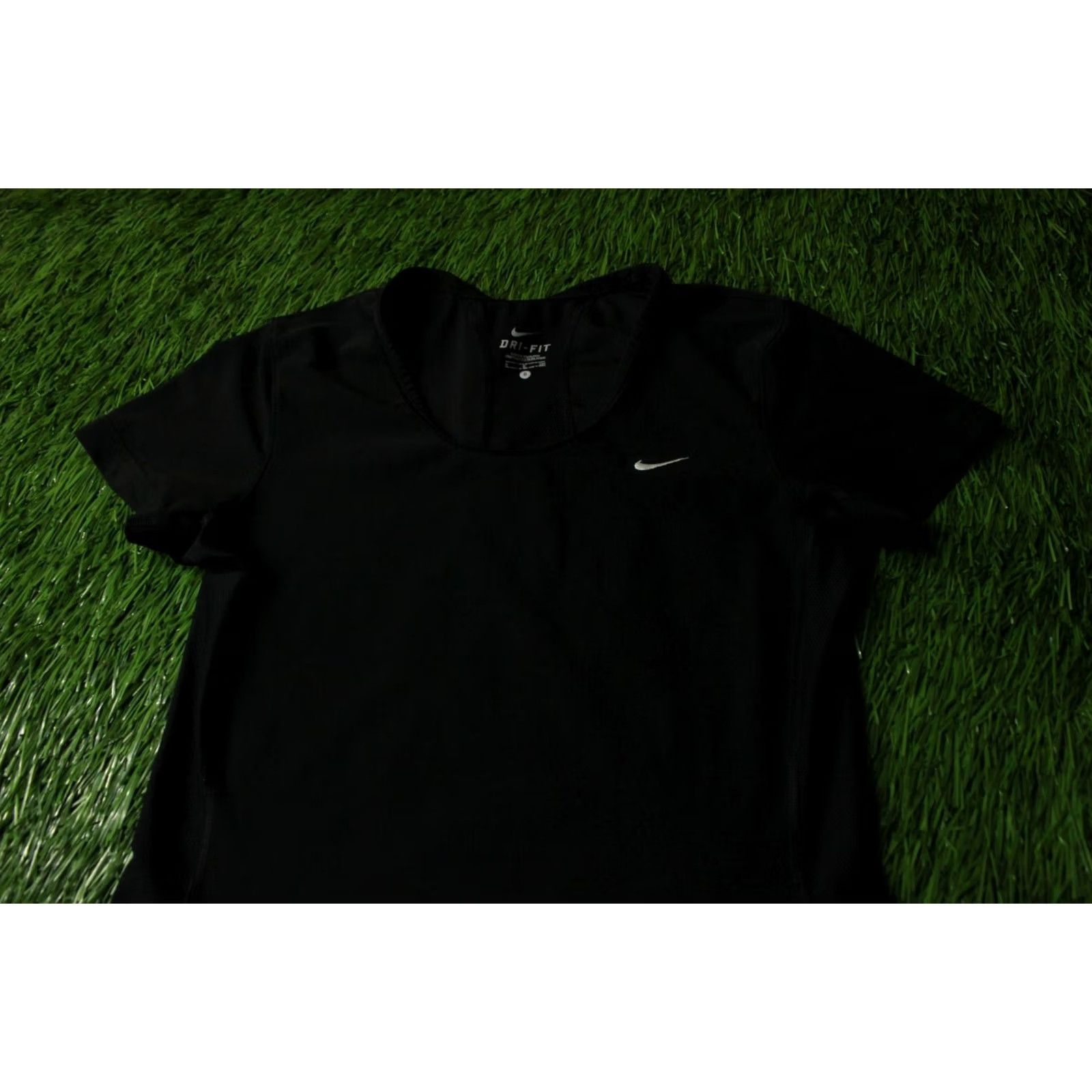 Nike Nike Dri-FIT Running Womens Training Shirt Jersey S Black Shirt Womens Nike Dri-FIT Run Training 2011 Shirt Size S / US 4 / IT 40 - 2 Thumbnail
