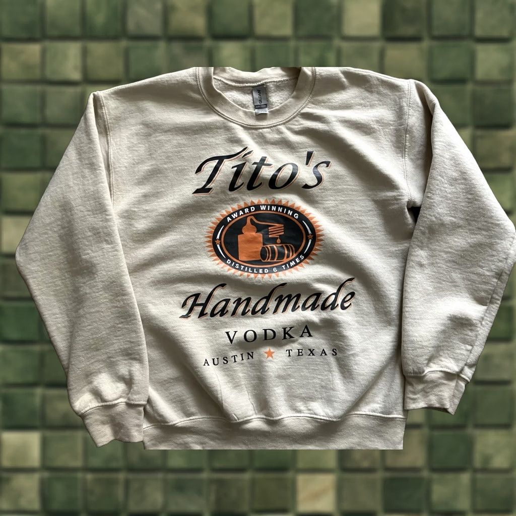 Gildan Gildan Sweater Beige Tito’s Graphic Design Size Small Women’s Size S / US 4 / IT 40 - 1 Thumbnail