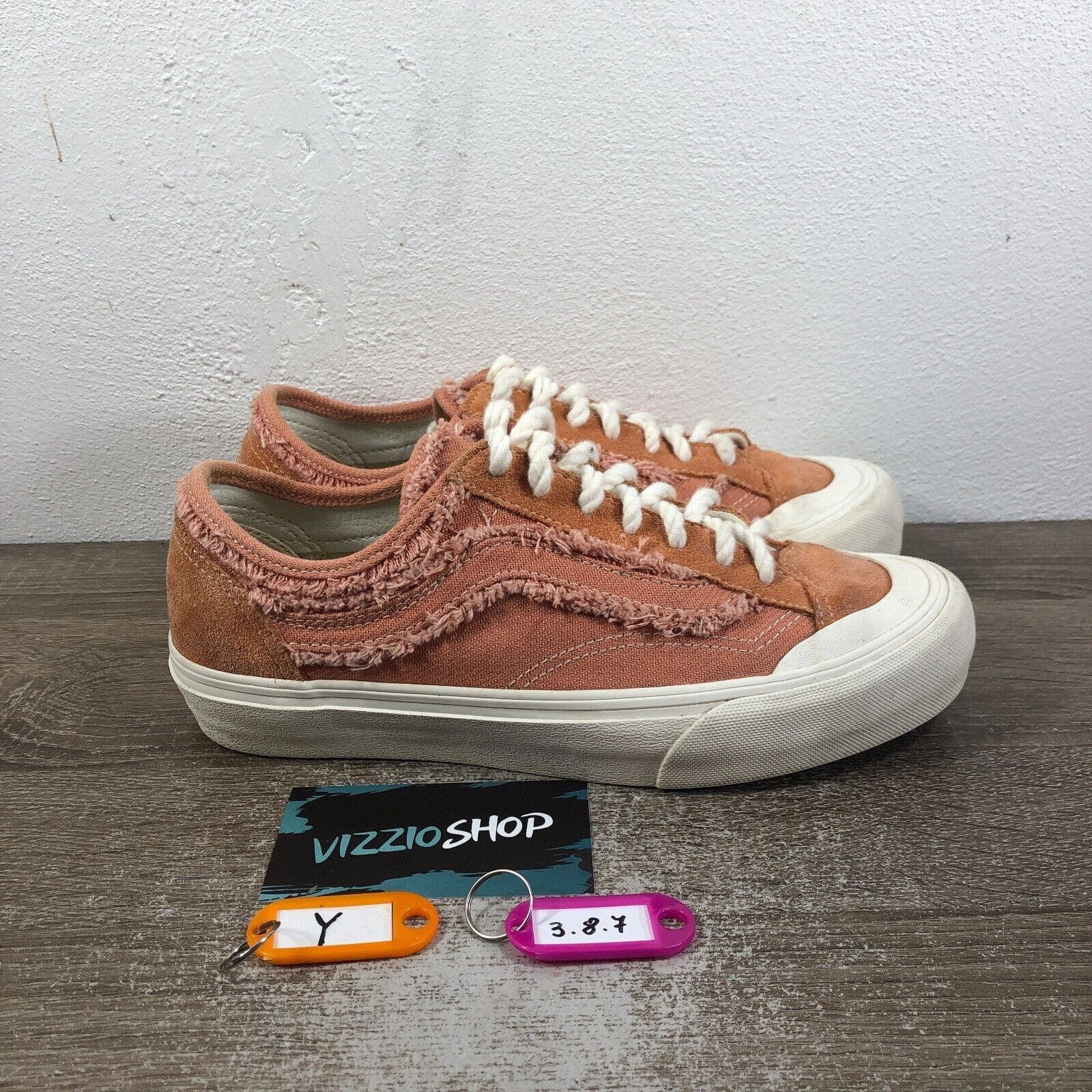 Pink fuzzy vans outlet