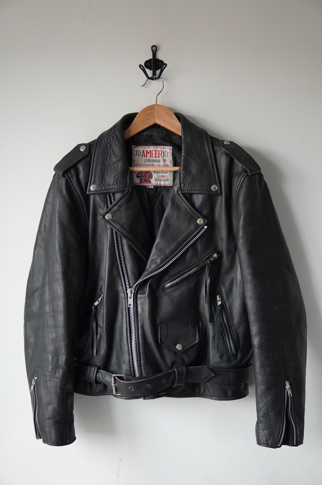 Schott Vintage Leather Biker Jacket Size US L / EU 52-54 / 3 - 1 Thumbnail