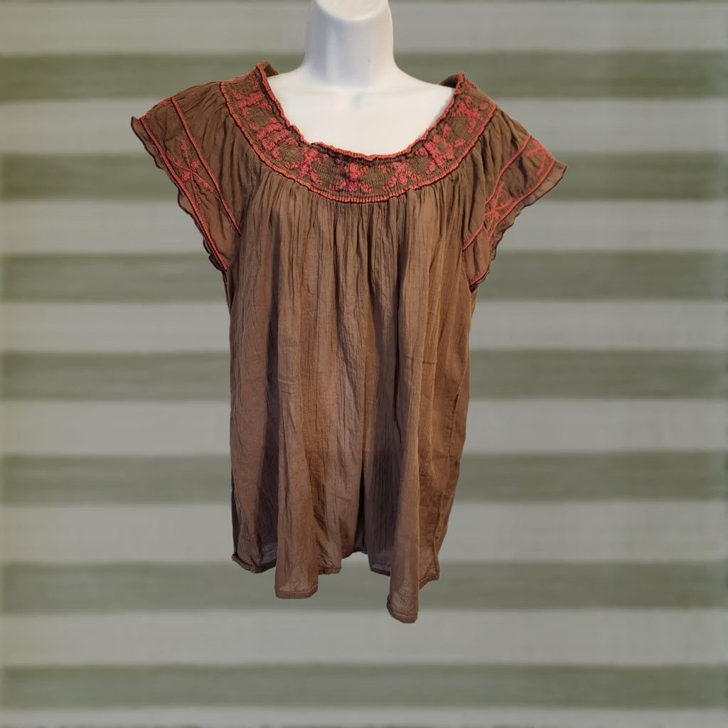 Old Navy Old Navy Gray Pink Embroidery Smocked Trim Cap Sleeve Top Hippie Boho Sz L Size L / US 10 / IT 46 - 1 Thumbnail