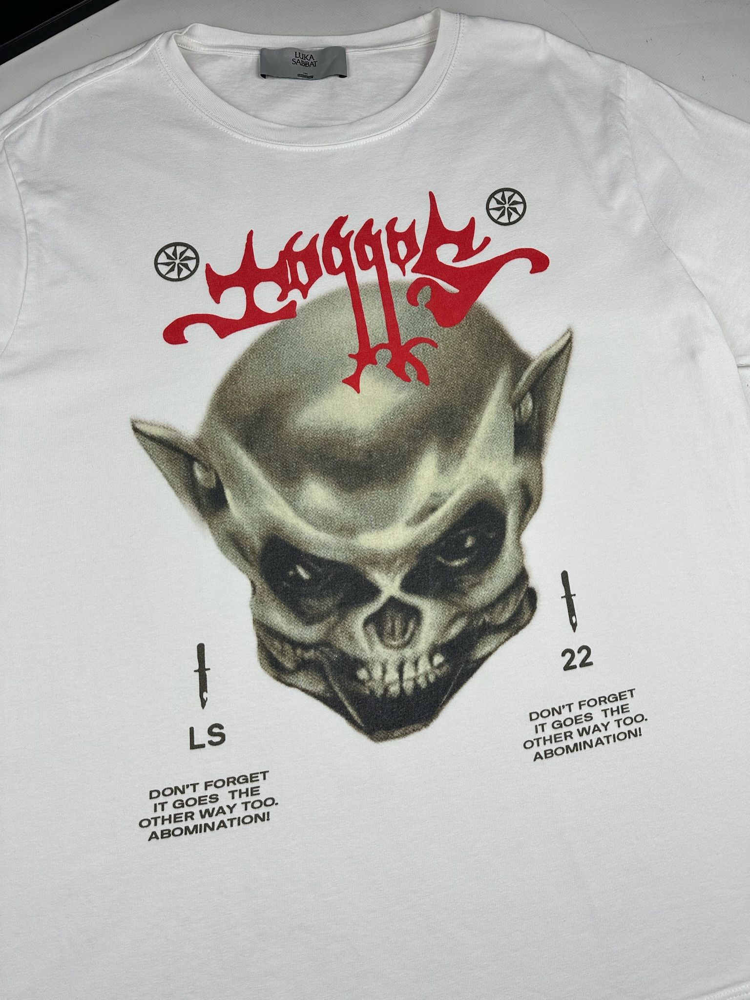 Other Luka Sabbat for ABOUT YOU Shirt monster skull vampire Size US M / EU 48-50 / 2 - 3 Thumbnail