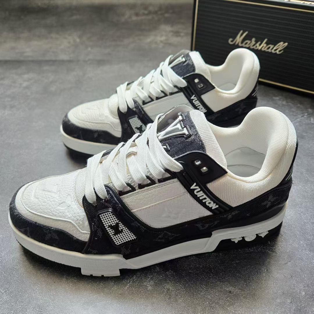 Louis Vuitton Louis Vuitton Training Black Lowtop Sneakers 38 Women Size US 7.5 / IT 37.5 - 1 Thumbnail