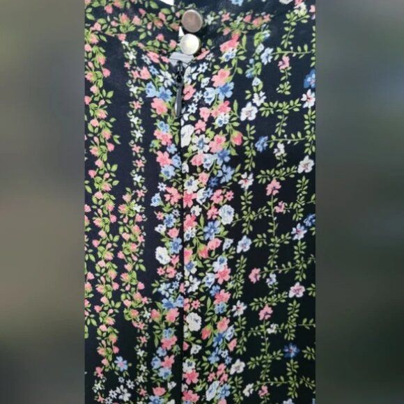 Forever 21 Gorgeous high neck floral dress Size M / US 6-8 / IT 42-44 - 4 Thumbnail