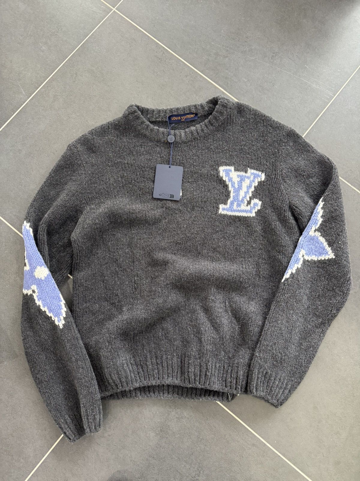 Louis Vuitton 24 Newest Dark Grey Solid Monogram crewneck