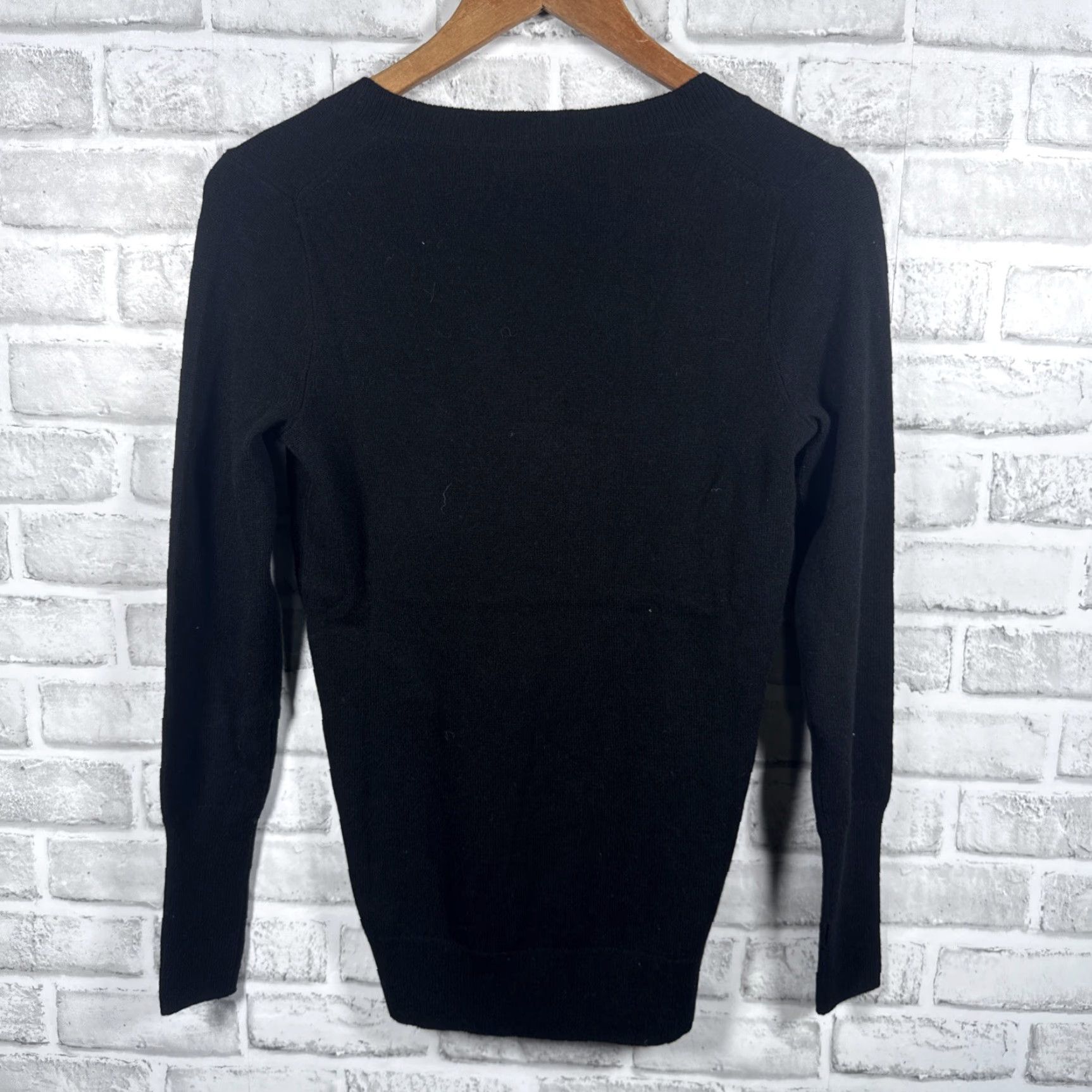 J.Crew J Crew Italian Cashmere Black V-Neck Pullover Sweater Womens XXS 16” Pit to Pit Size XXS / US 00 / IT 34 - 4 Thumbnail