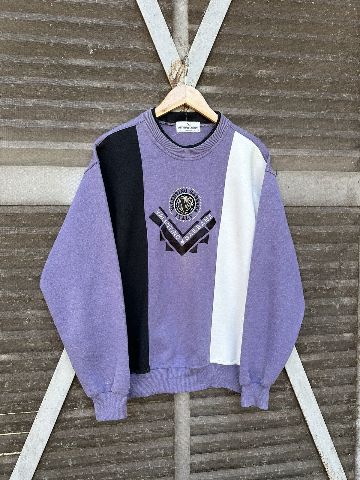 Valentino 👹Vintage Valentino Gabbana Embroidery Logo Crewneck Size US M / EU 48-50 / 2 - 3 Thumbnail