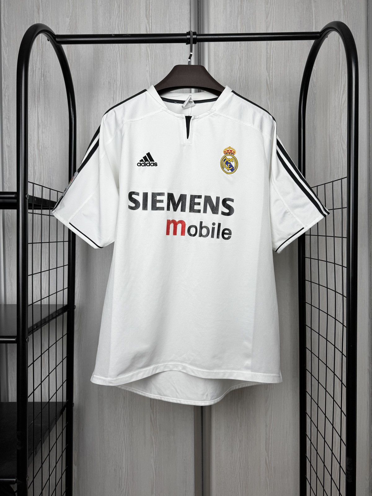Adidas Authentic Adidas Real Madrid 2003/2004 Home Soccer Jersey XL Size US XL / EU 56 / 4 - 1 Thumbnail