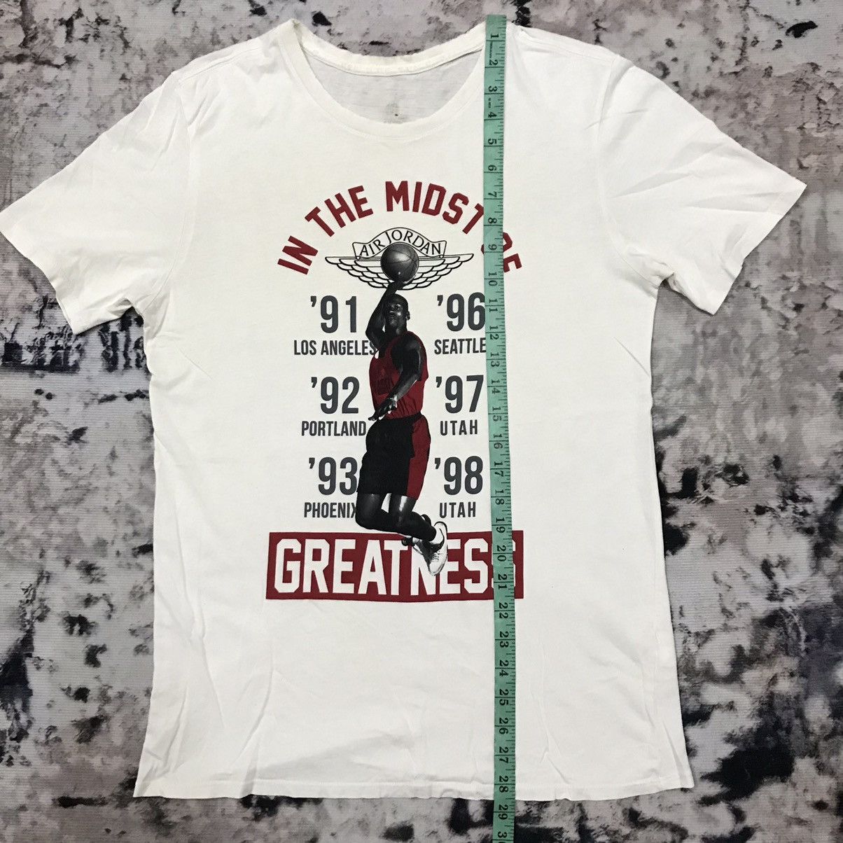 Jordan Brand Air Jordan Distressed Tshirt Size US S / EU 44-46 / 1 - 14 Thumbnail