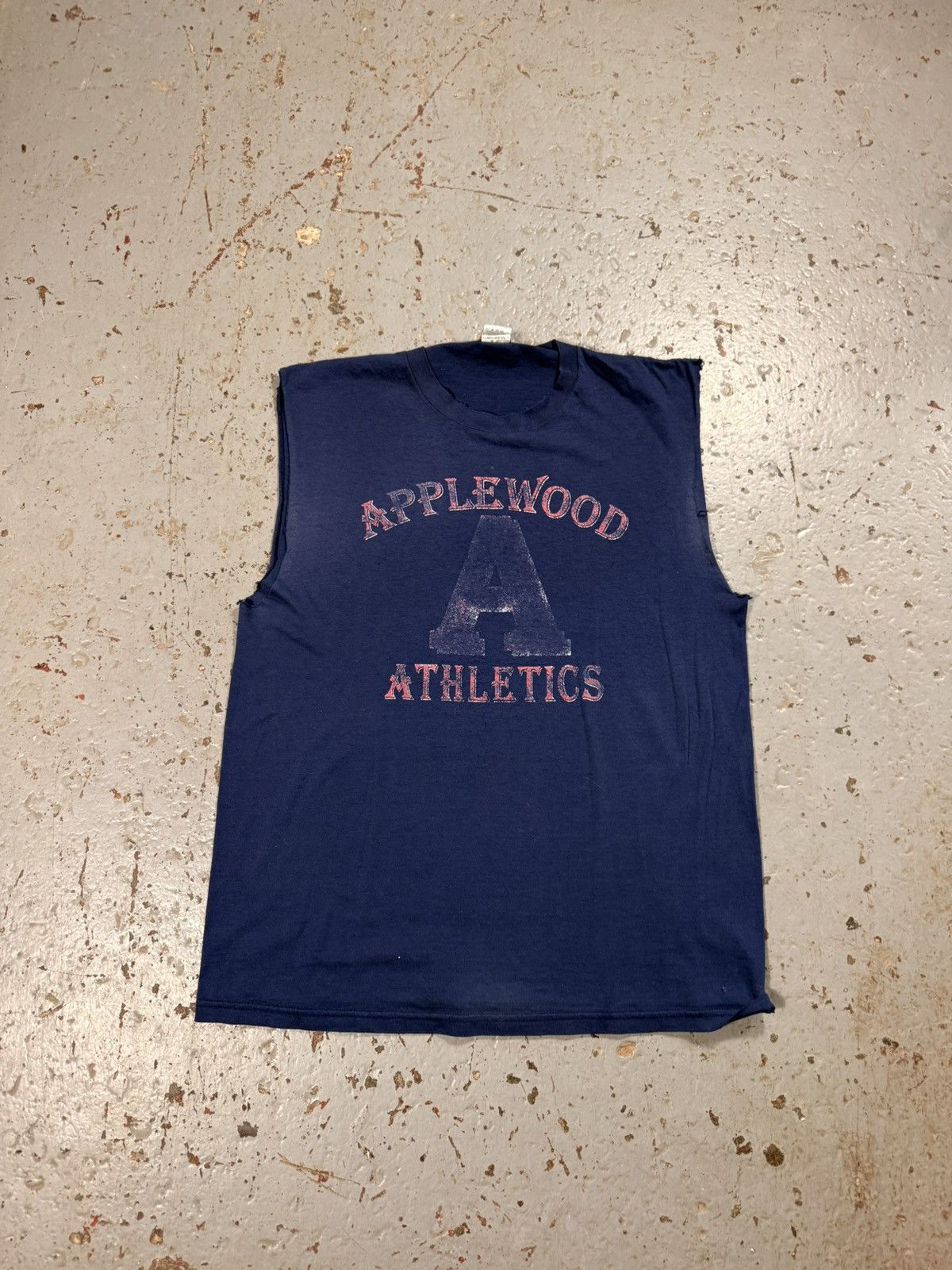 Other Vintage Apple Wood Athletics Thrashed Cutoff Tee Size US L / EU 52-54 / 3 - 1 Thumbnail