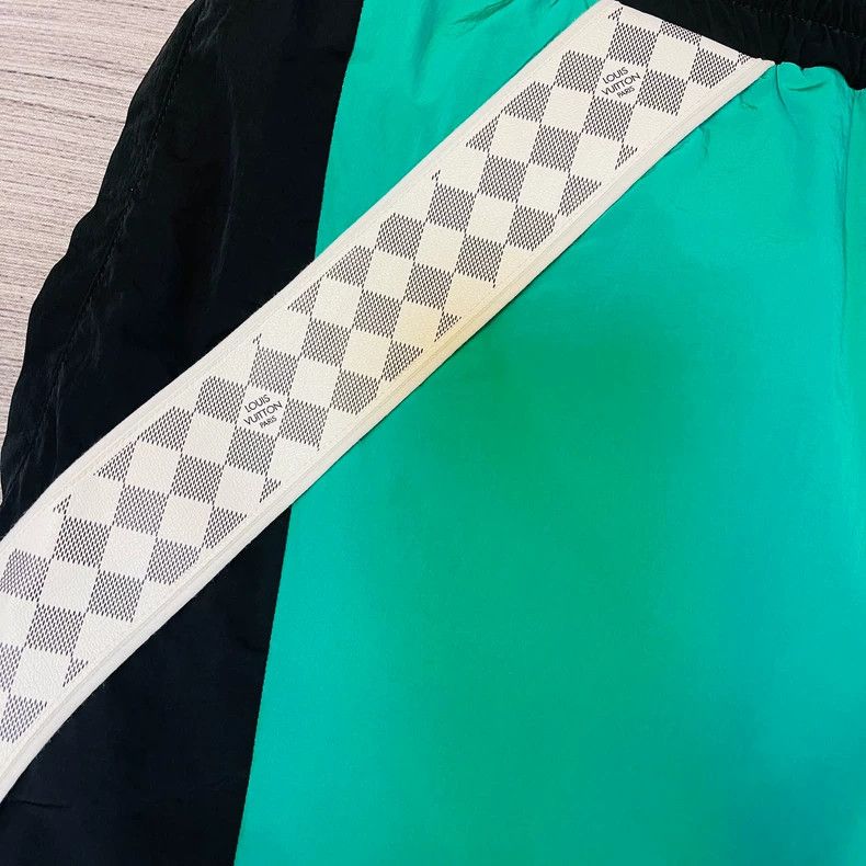 Louis Vuitton Louis Vuitton size m Black-and-green paneled checkerboard Size US 30 / EU 46 - 4 Thumbnail