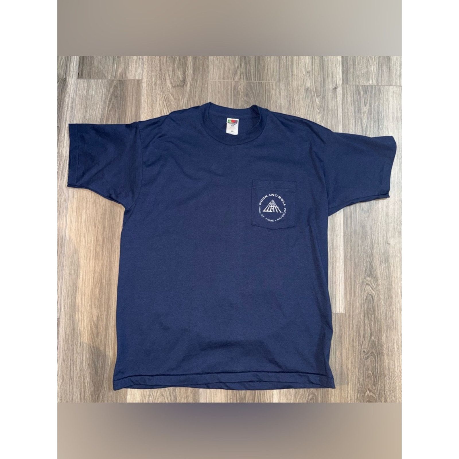 Fruit Of The Loom Rock & Roll Hall of Fame + Museum Navy Blue T-Shirt Size XL Size US XL / EU 56 / 4 - 1 Thumbnail
