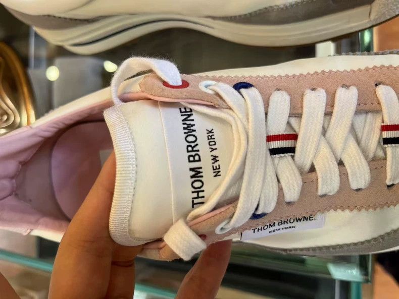 Thom Browne Thom Browne White sneakers with white and pink colors Size US 7 / EU 40 - 5 Thumbnail