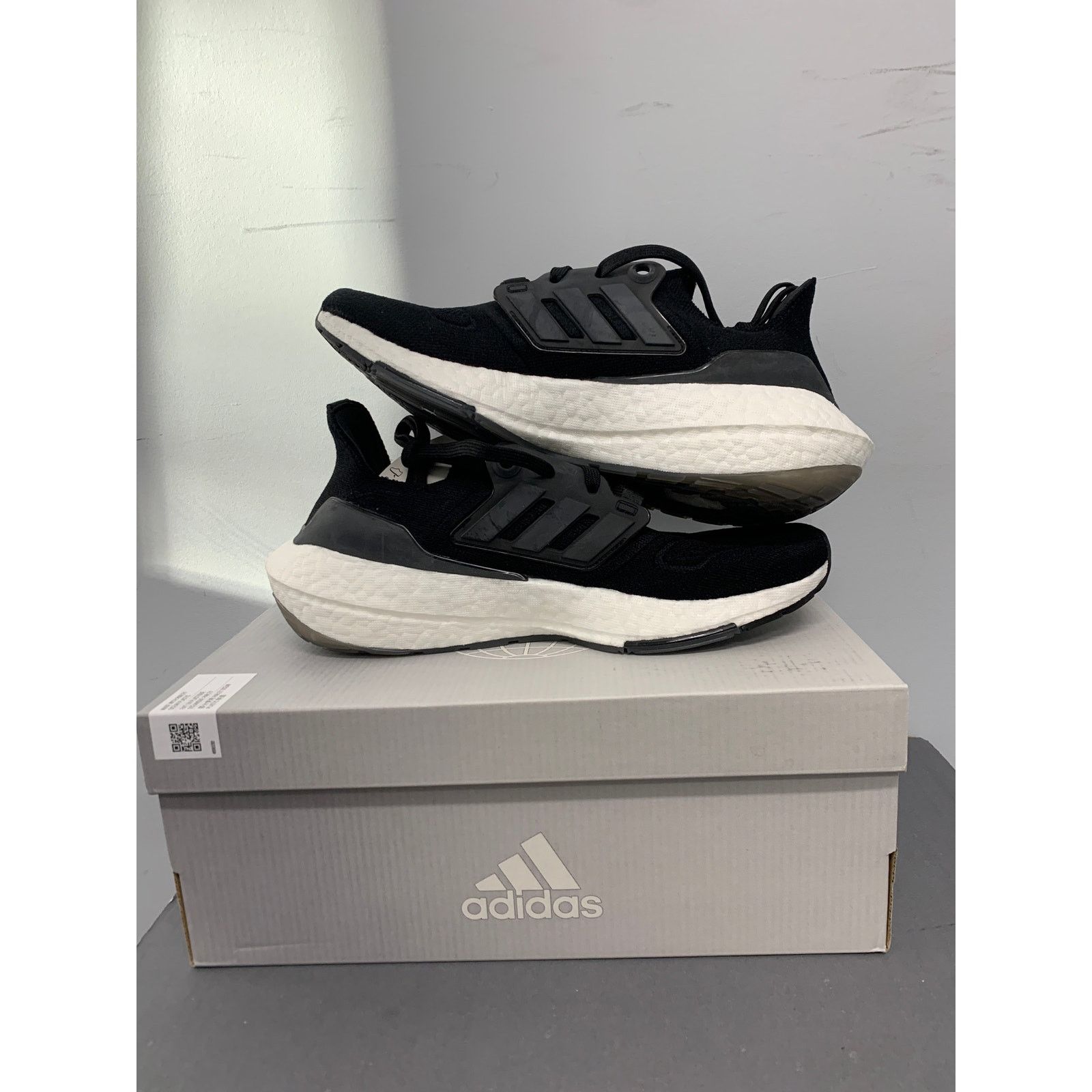 Adidas Adidas UltraBoost Running Shoe Black White GX9783 Youth 6.5 Size US 6.5 / EU 39-40 - 5 Thumbnail