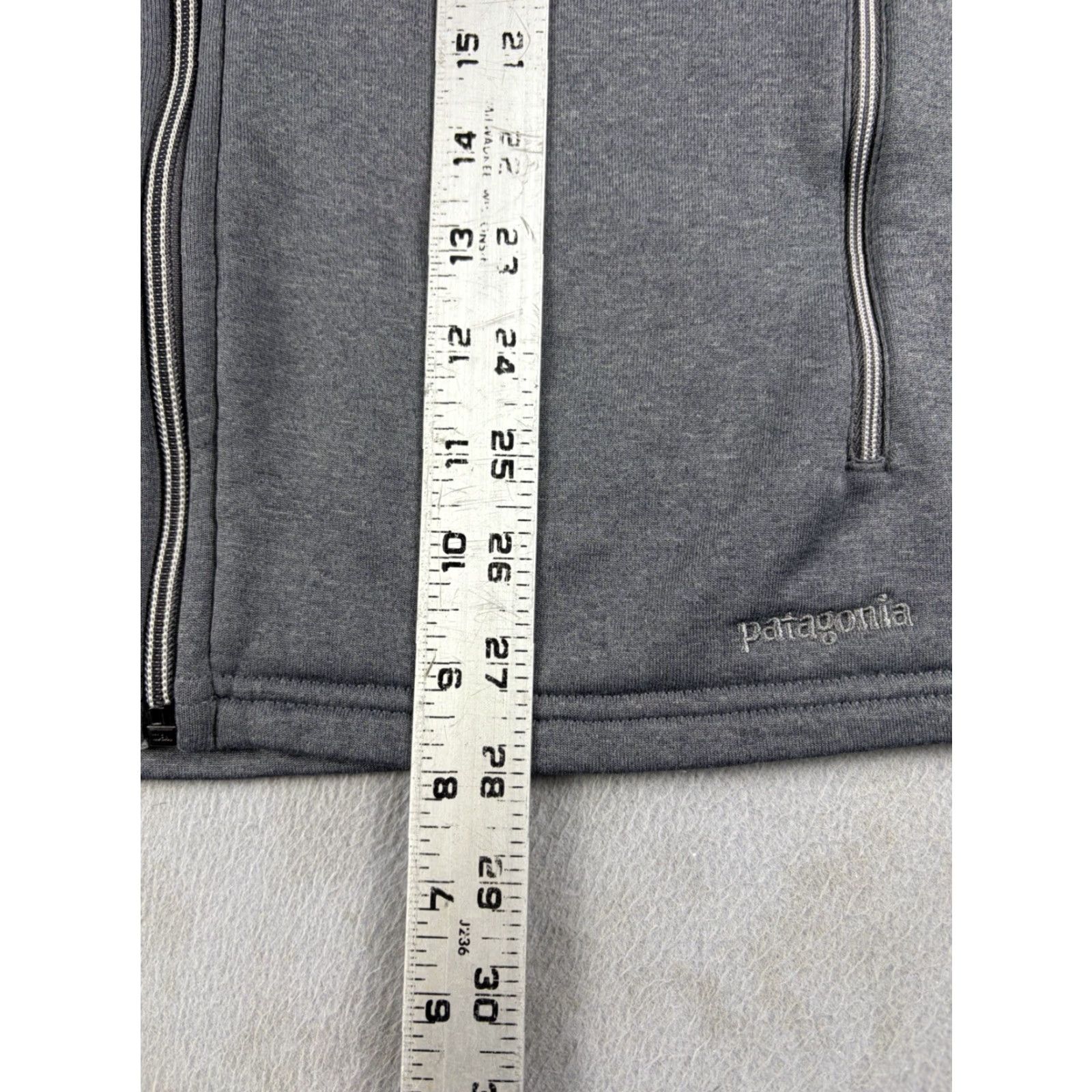 Patagonia Patagonia Jacket Men M Gray Full Zip Lightweight Fleece Polyester Outdoors Regular Mens Size US M / EU 48-50 / 2 - 7 Thumbnail