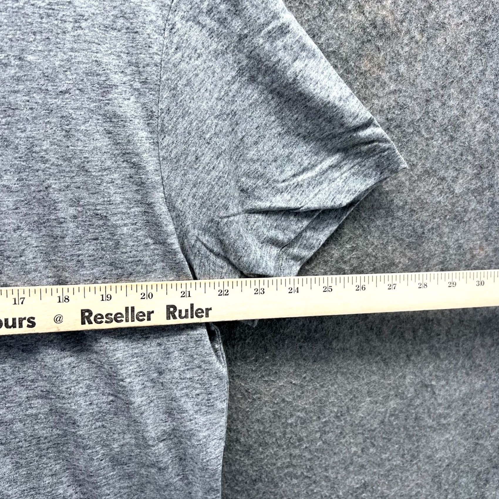 Polo Ralph Lauren Polo Ralph Lauren Shirt Mens Medium Gray V-Neck Polo Logo Short Sleeve Classic Fit T-Shirt Size US M / EU 48-50 / 2 - 5 Thumbnail