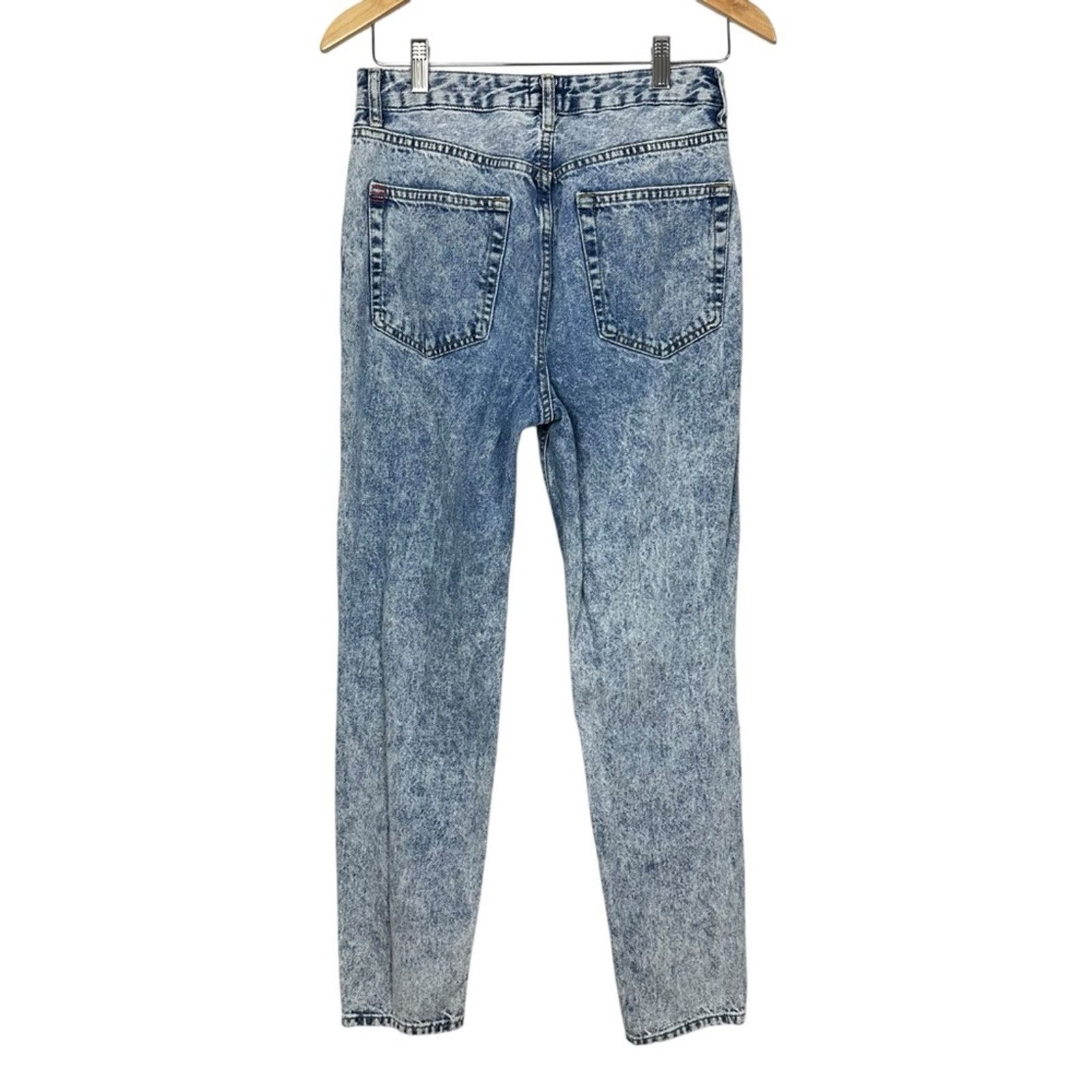Bdg Urban Outfitters BDG High Rise Acid Wash Mom Jeans Size 28 Size 28" / US 6 / IT 42 - 6 Thumbnail
