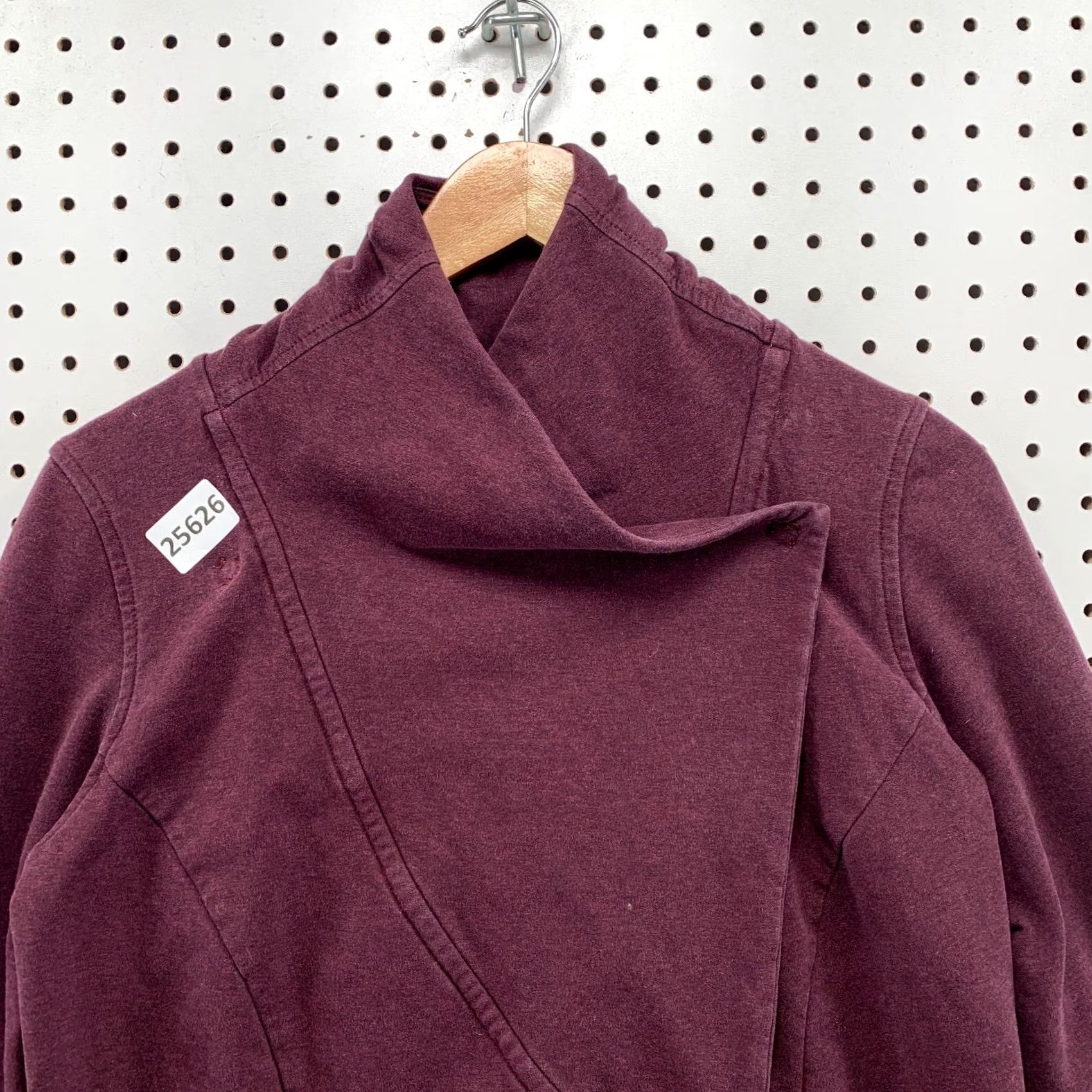 Lululemon Lululemon Sweater Womens 6 Red Jacket Size Thats Wrap Snap Stretch Pockets 19x33 Size M / US 6-8 / IT 42-44 - 2 Thumbnail
