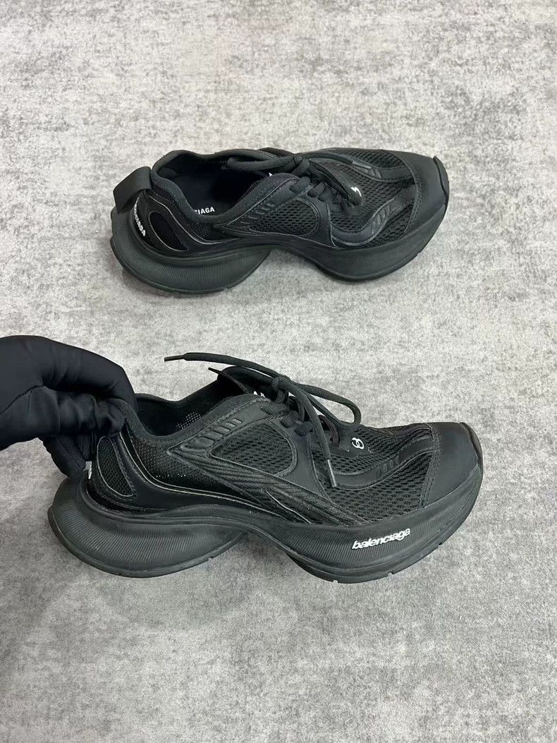 Balenciaga Balenciaga size 36 Circuit Sneakers Black Sneakers shoes 25 Size US 5 / EU 37 - 7 Thumbnail