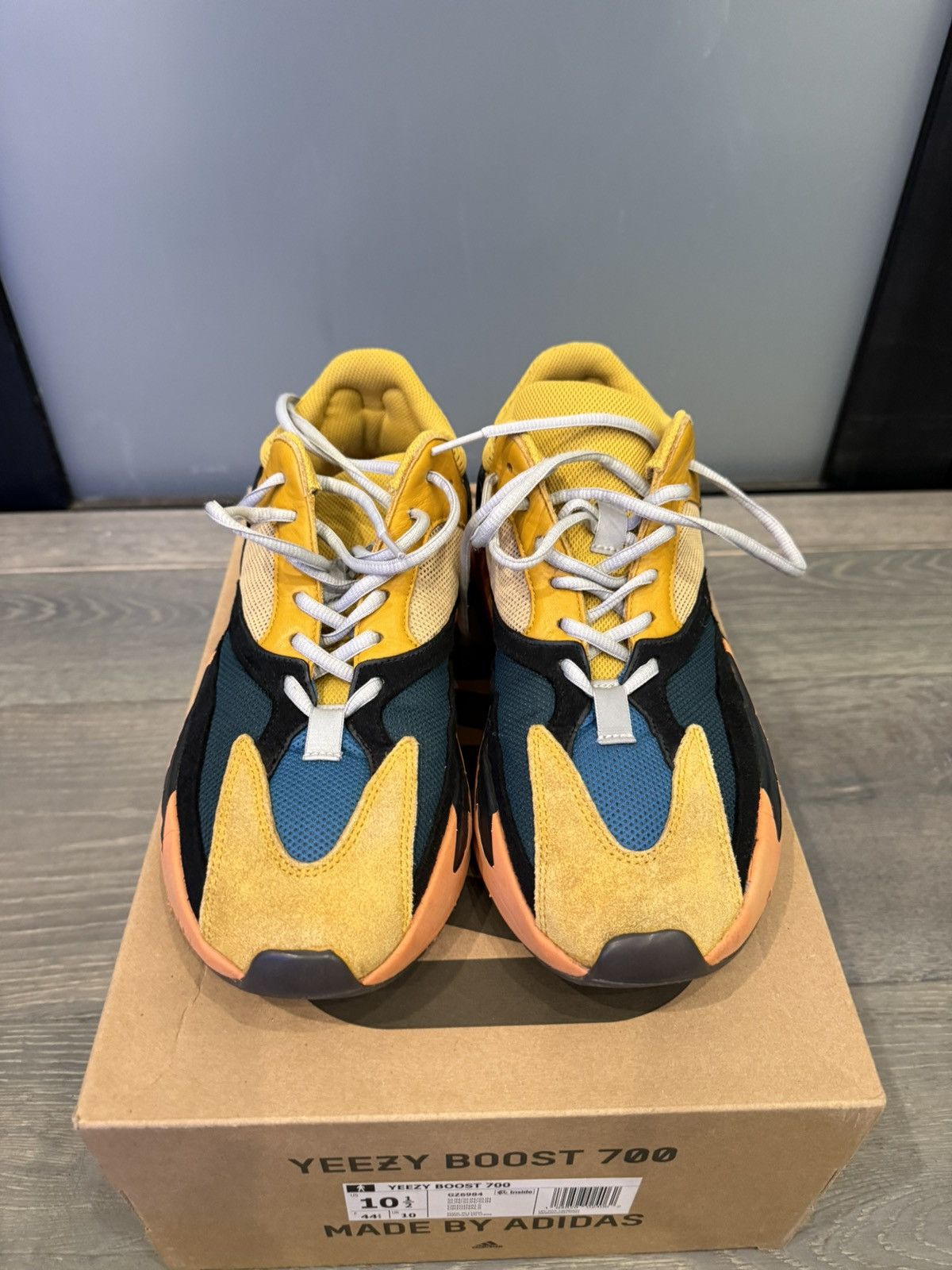 Yeezy yeezy boost 700 Size US 10.5 / EU 43-44 - 2 Thumbnail