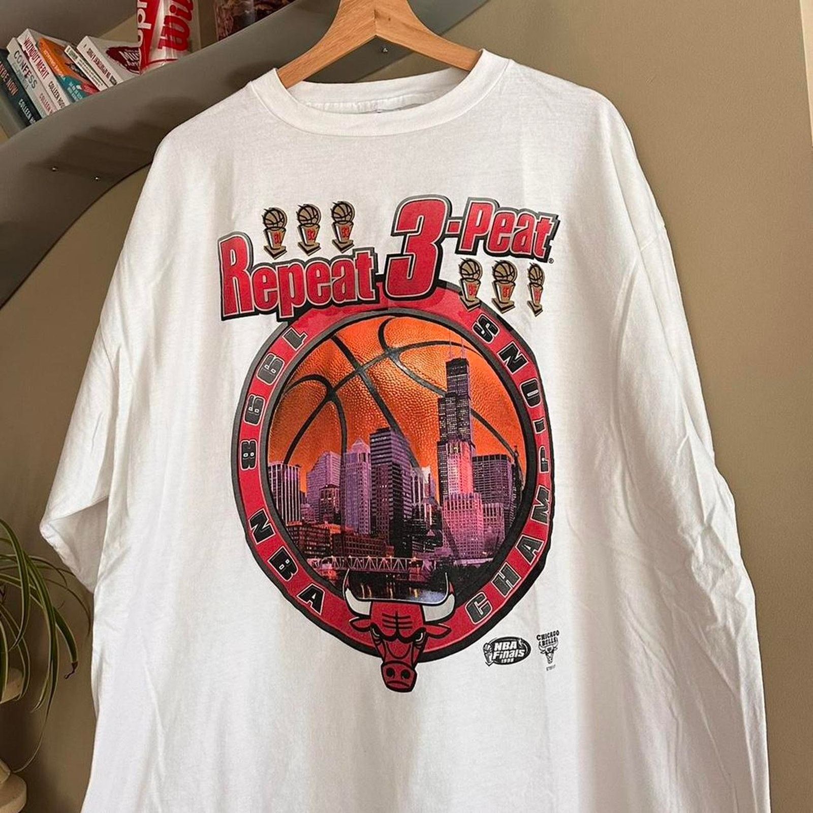 Starter × Vintage Vintage Chicago Bulls 3-Peat Shirt Size US XL / EU 56 / 4 - 2 Thumbnail