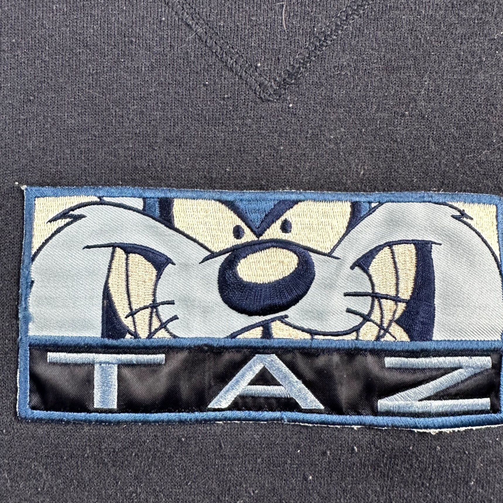 Vintage VINTAGE Looney Tunes Sweatshirt XL Navy Logo Crew Neck Men 90s College Sports Football TAZ Size US XL / EU 56 / 4 - 3 Thumbnail
