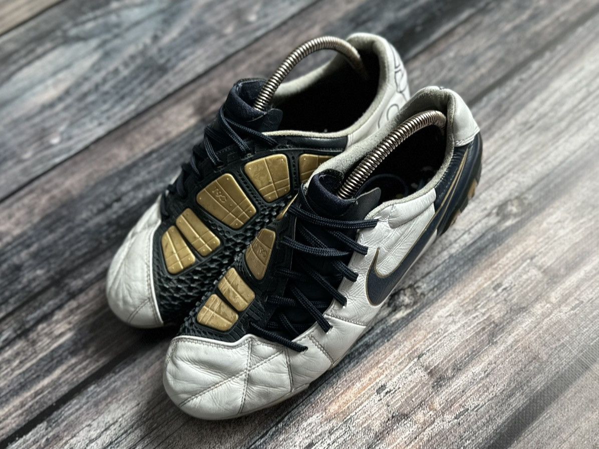Nike 2009 NIKE TOTAL 90 LASER III K-FG SOCCER BOOTS CLEATS US 8.5 Size US 8.5 / EU 41-42 - 2 Thumbnail