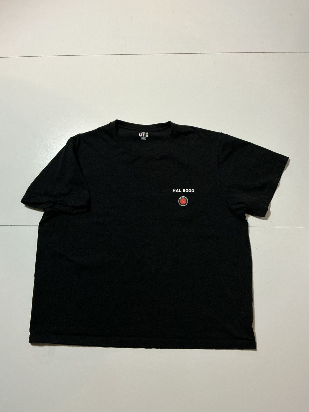 Uniqlo Uniqlo Stanley Kubrick Hal 9000 2001 A Space Odyssey T-Shirt Size US XXL / EU 58 / 5 - 2 Thumbnail