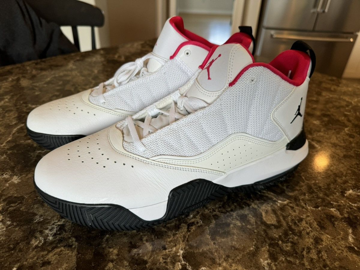 Jordan Brand MINT NEW AIR JORDANS Size US 12 / EU 45 - 1 Thumbnail