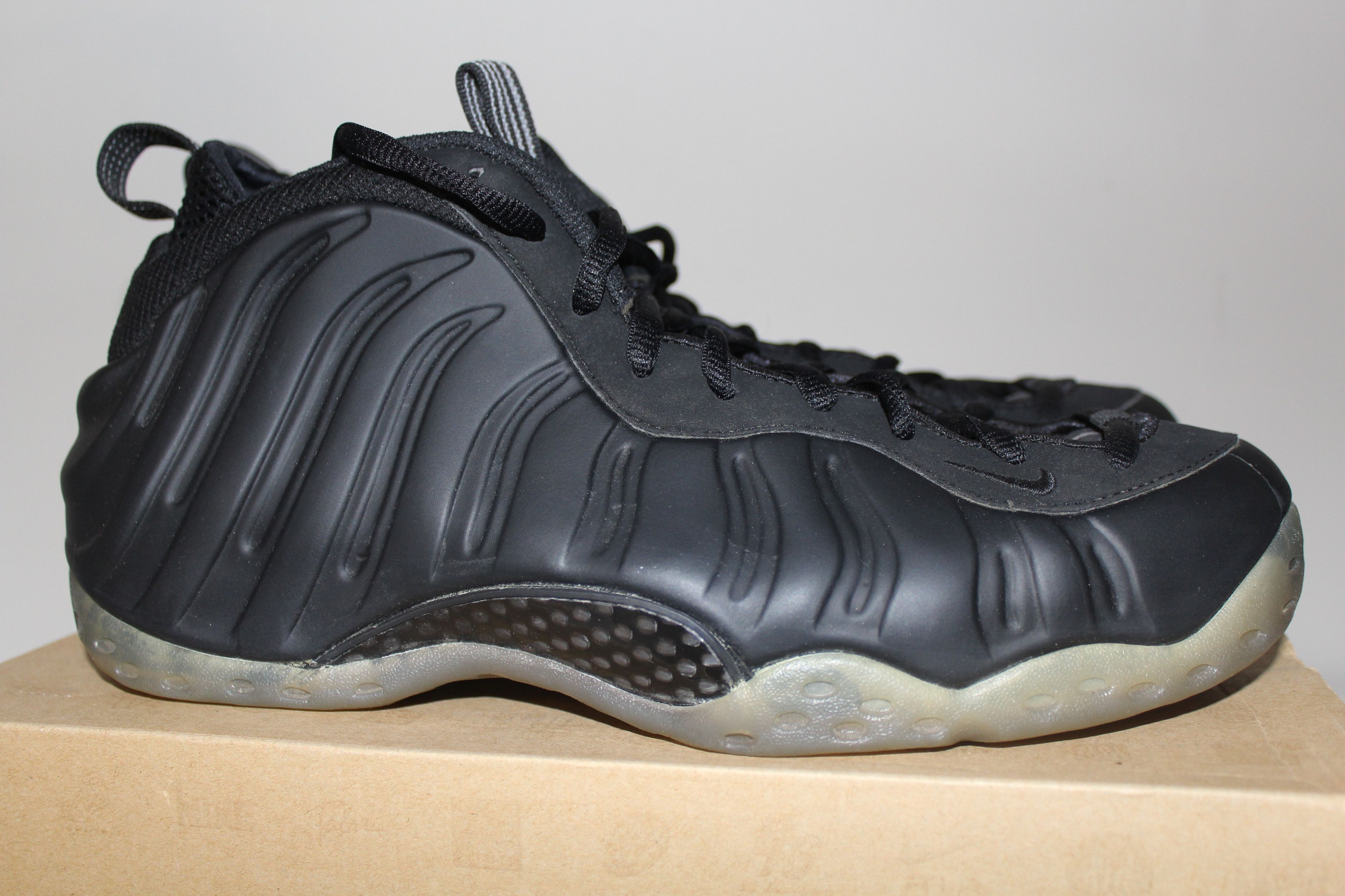 Nike 2012 Nike Air Foamposite One Stealth Size 11.5 DS 314996-10 Size US 11.5 / EU 44-45 - 4 Thumbnail