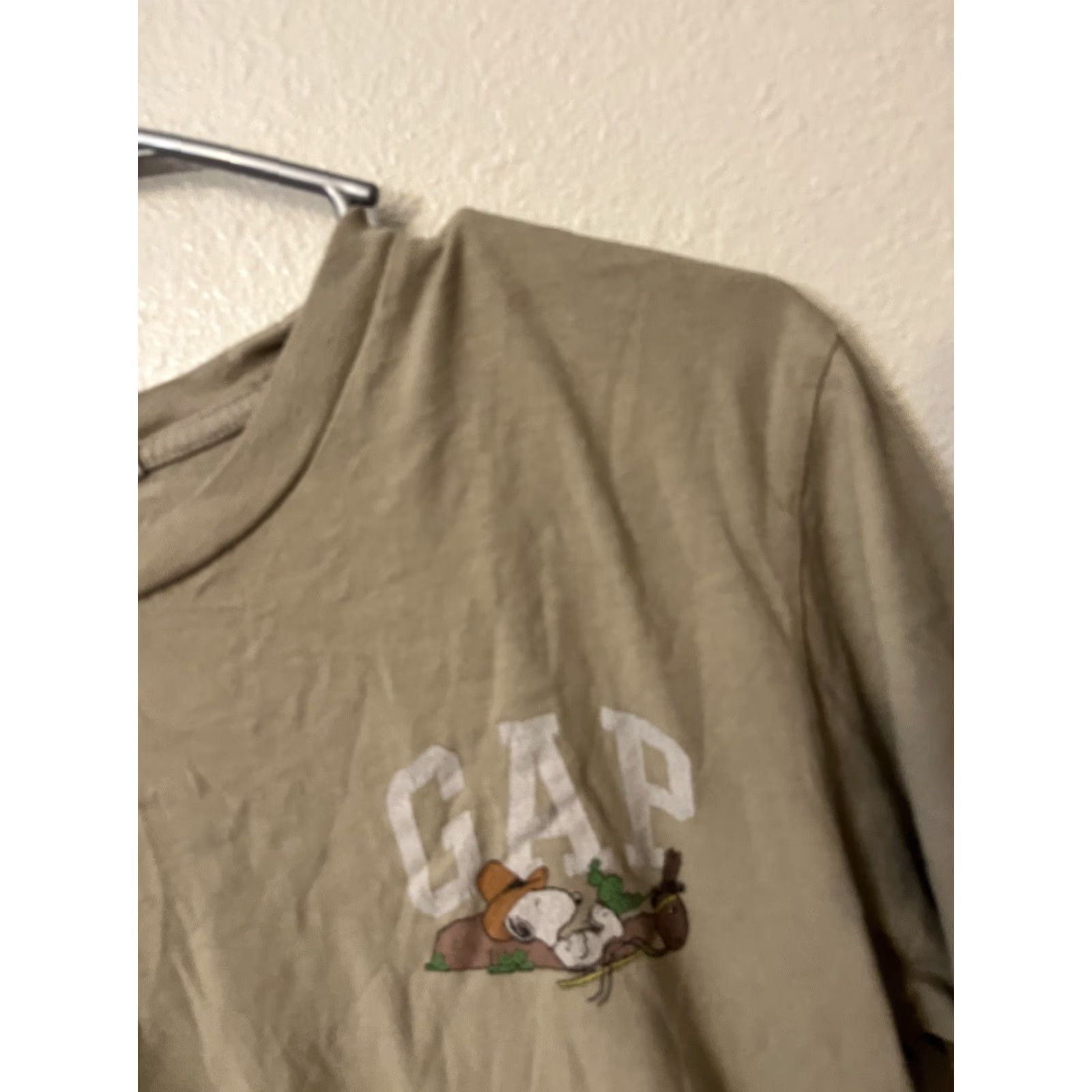 Gap GAP Tan Relaxed Snoopy Graphic Tee Mens Shirt Small S Beige Short Sleeve Size US S / EU 44-46 / 1 - 2 Thumbnail