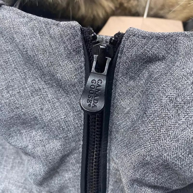 Canada Goose Canada Goose Men's Down Parka Size US M / EU 48-50 / 2 - 6 Thumbnail