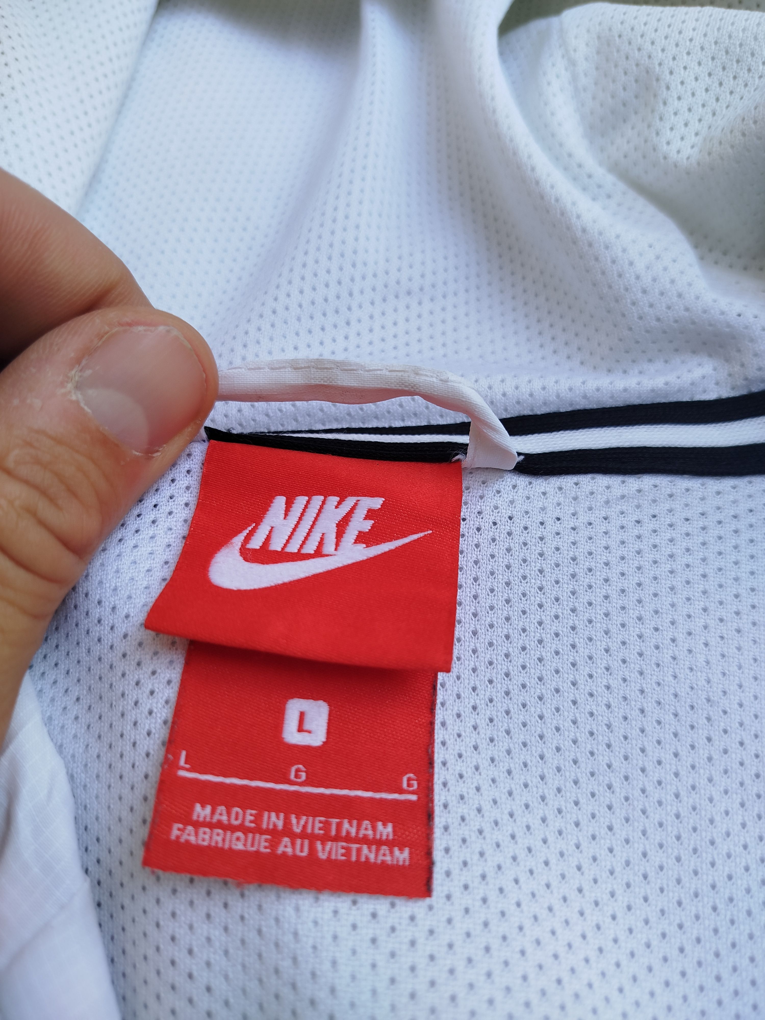 Nike Nike Sportswear Windrunner Jacket AJ1396-100 Size US L / EU 52-54 / 3 - 7 Thumbnail