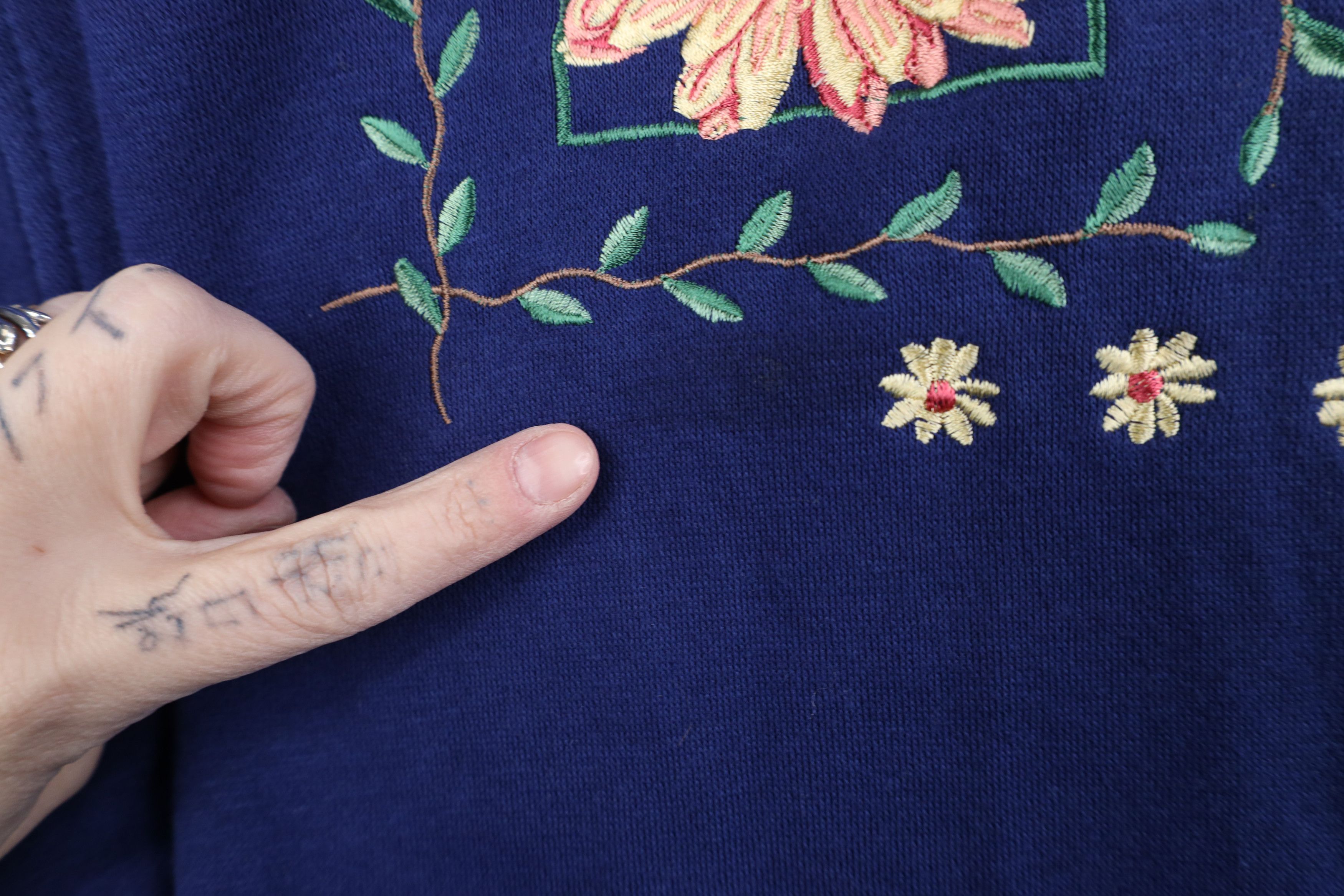 Vintage Vintage 90s Streetwear Flower Floral Layered Sweatshirt Blue Size XL / US 12-14 / IT 48-50 - 5 Thumbnail