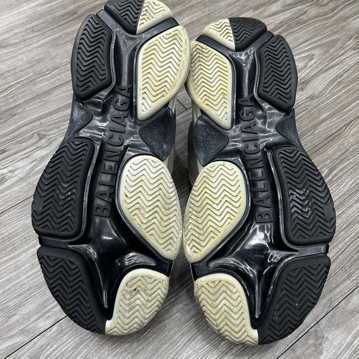 Balenciaga BALENCIAGA MULT COLOR TRIPLE S size 10 | Grailed