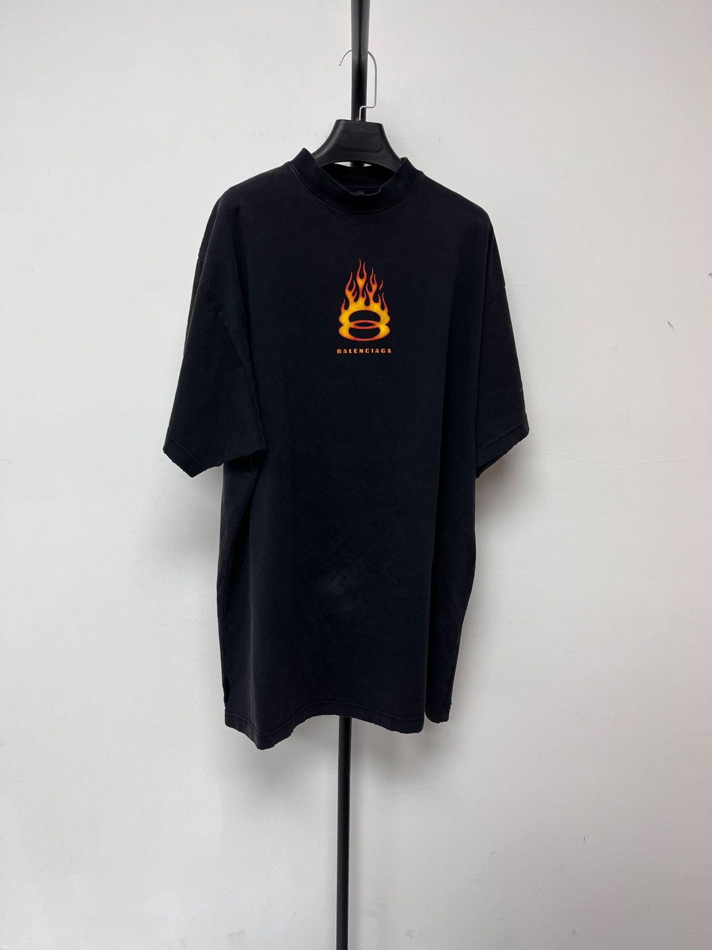 Balenciaga Balenciaga Flame Logo Crewneck Casual Tee Size US M / EU 48-50 / 2 - 1 Thumbnail