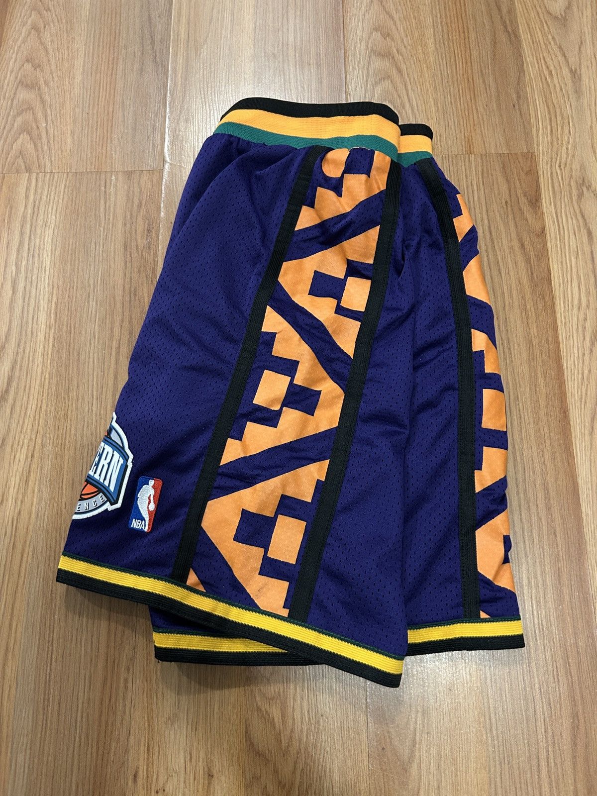Mitchell & Ness Mitchell & Ness NBA Swingman Shorts All Star East 1994-95 Size US 31 - 6 Thumbnail